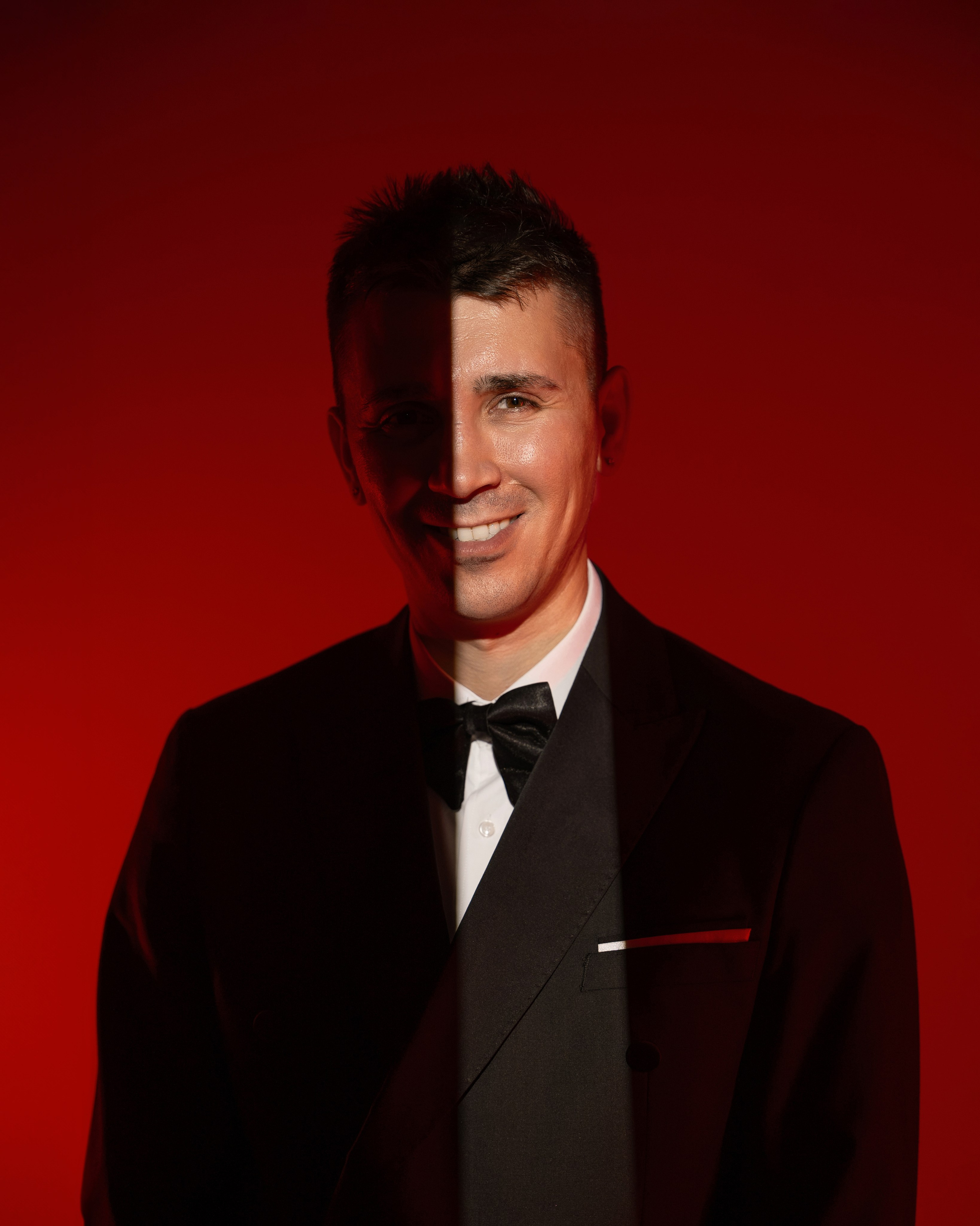 ИЛЬЯС. ВЕДУЩИЙ. Портретный фотограф в Павлодаре Руслан Насыров