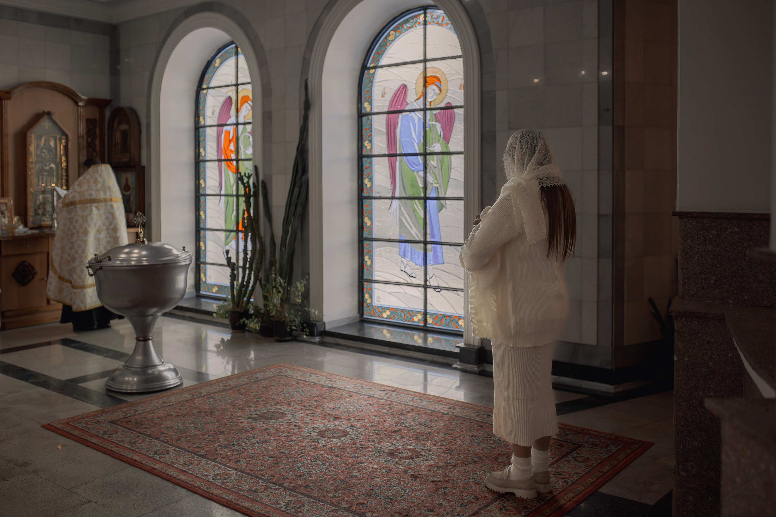 Крестины 40-дневного ребенка в Успенском соборе Ташкента