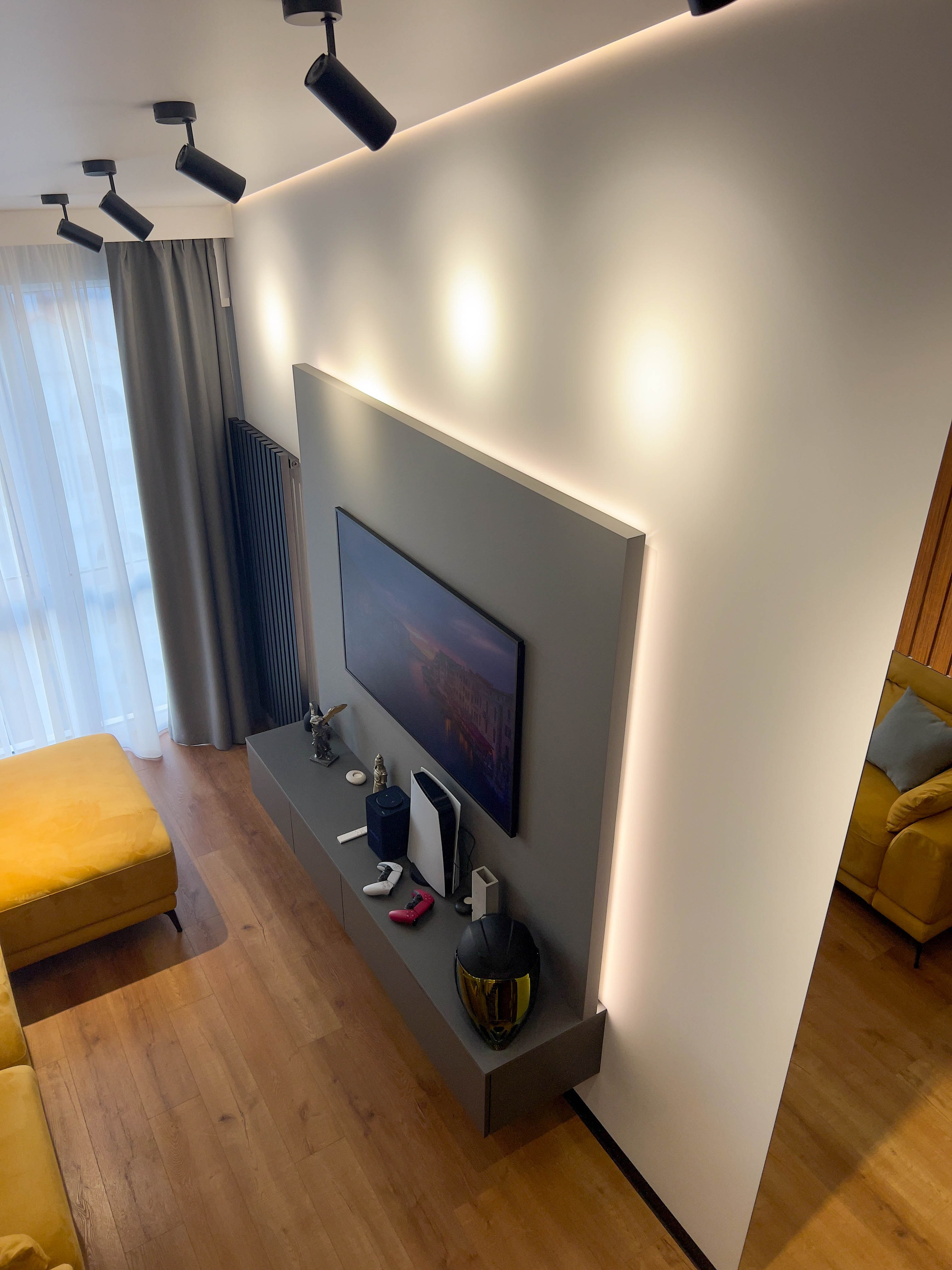 The apartment is on two levels. Fotograf Dmitrii Donets