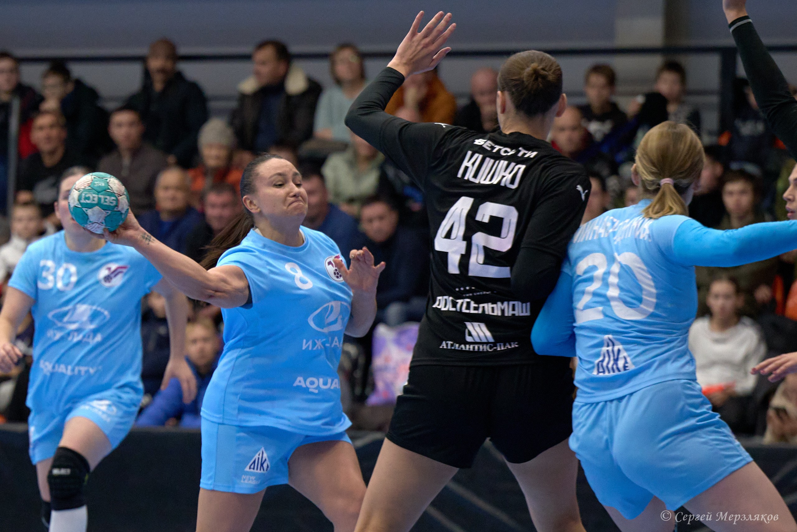 Гандбол. OLIMPBET Суперлига. «Университет» — «Ростов-Дон». Спортивный репортажный фотограф в Ижевске Сергей Мерзляков