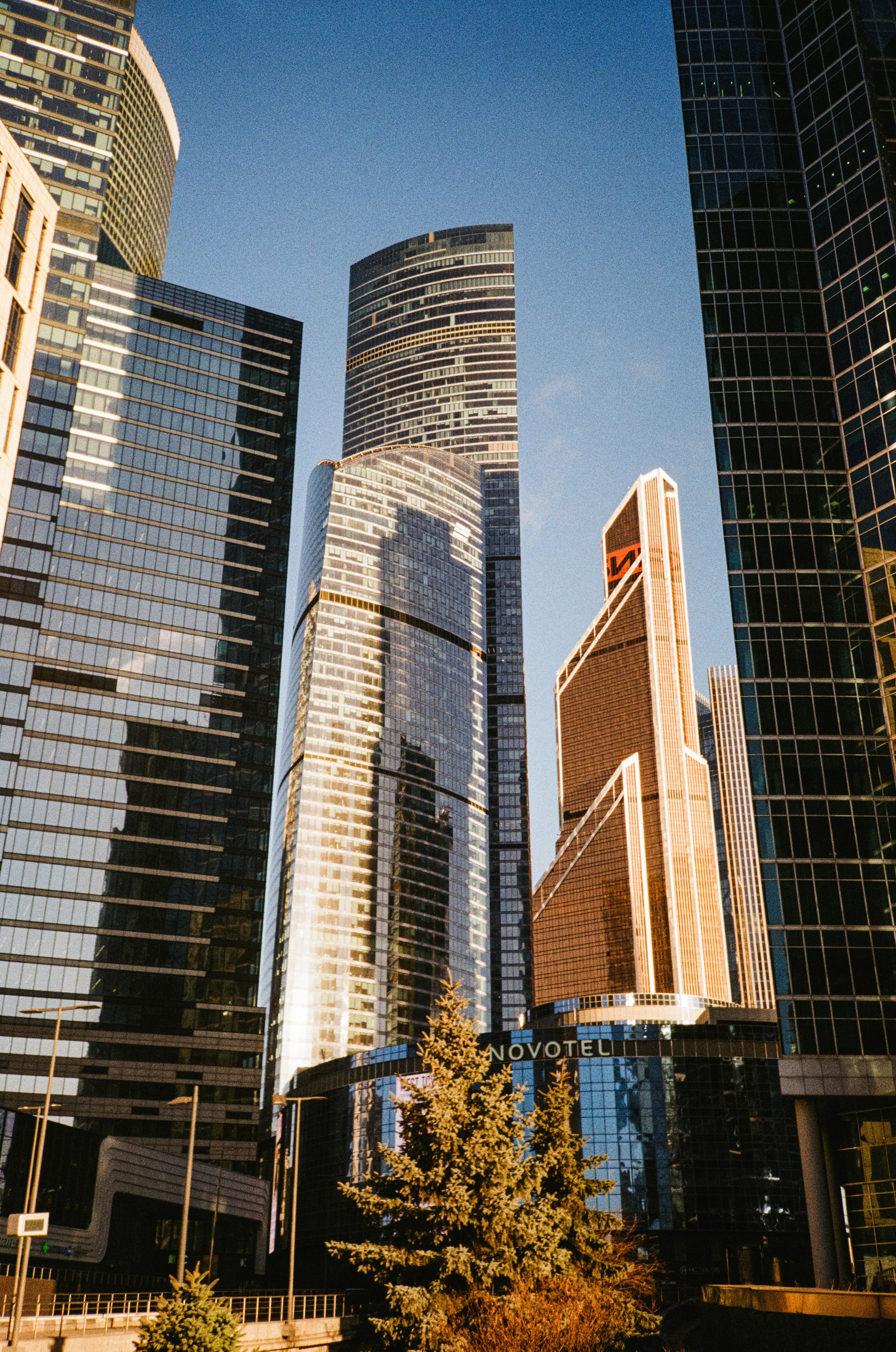 Москва Сити — 19 января 2025 года / Konica Big Mini (black) / Fujifilm C200