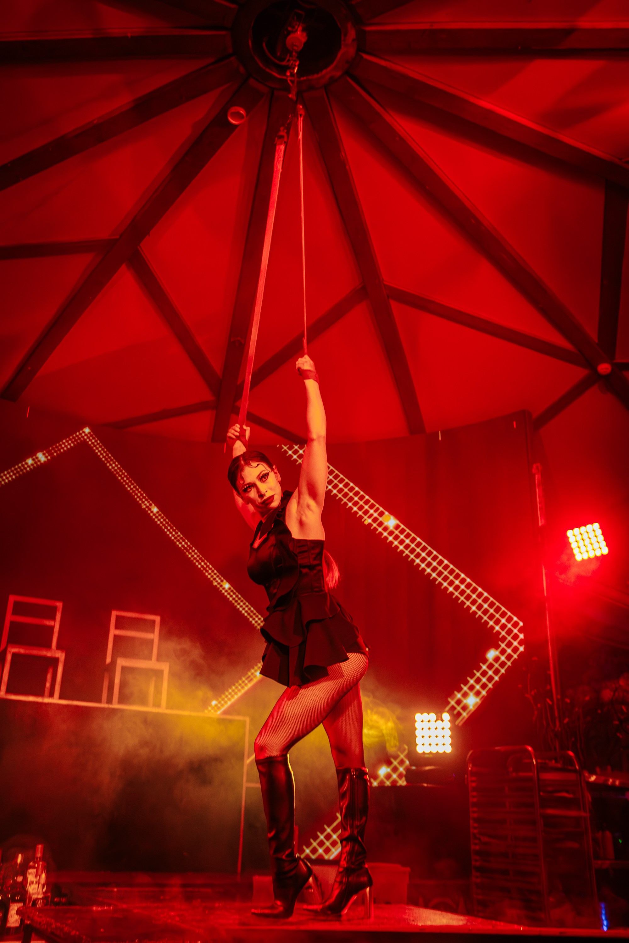 PTIZZA SHOW. Gold & Black in Ptizza Bar_Ялта_6.07.2025. Аминов Руслан | Фотограф