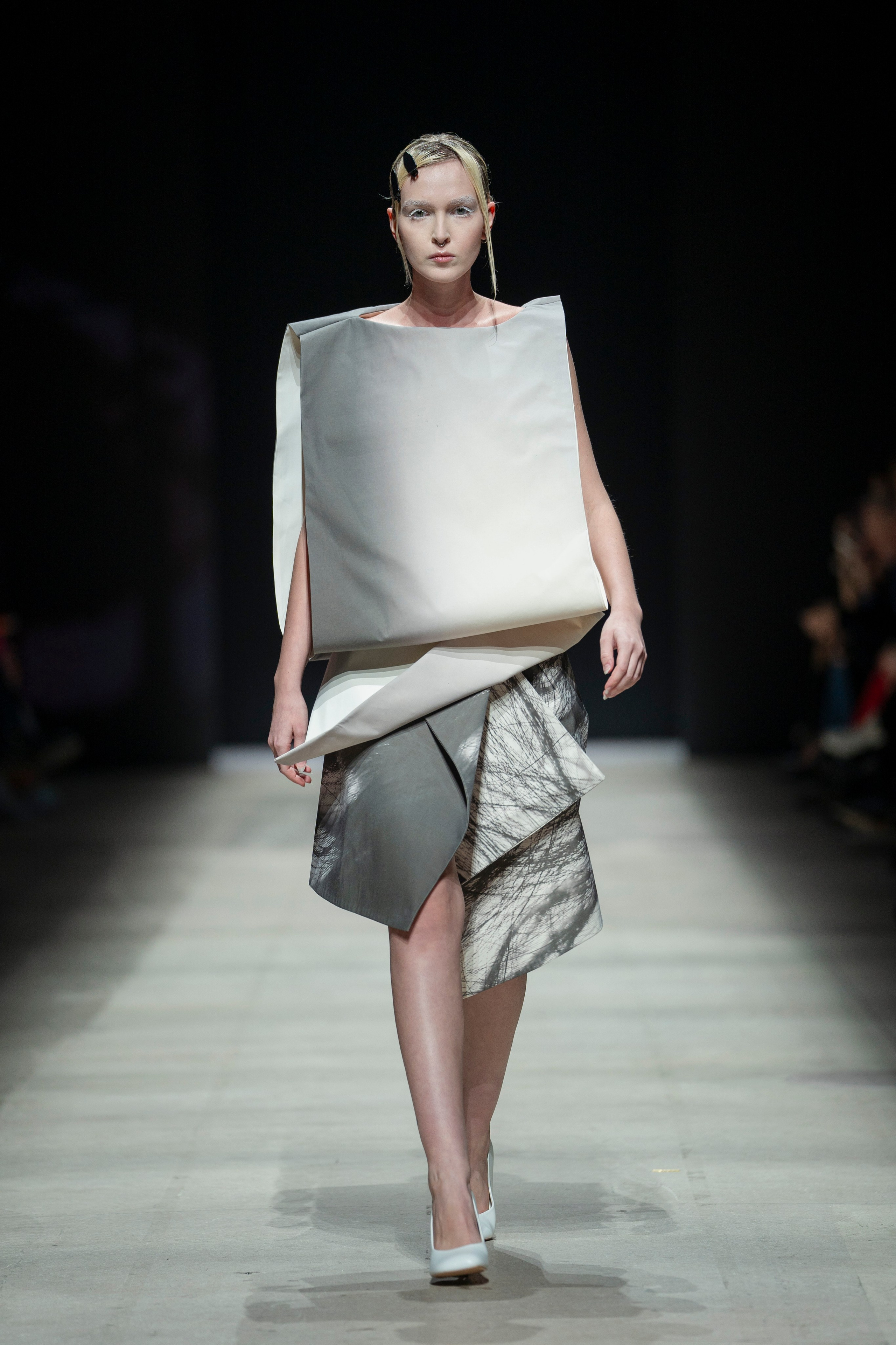 Показ Школы дизайна НИУ ВШЭ на Московской неделе моды. Фотограф в Москве Савкина Евгения
