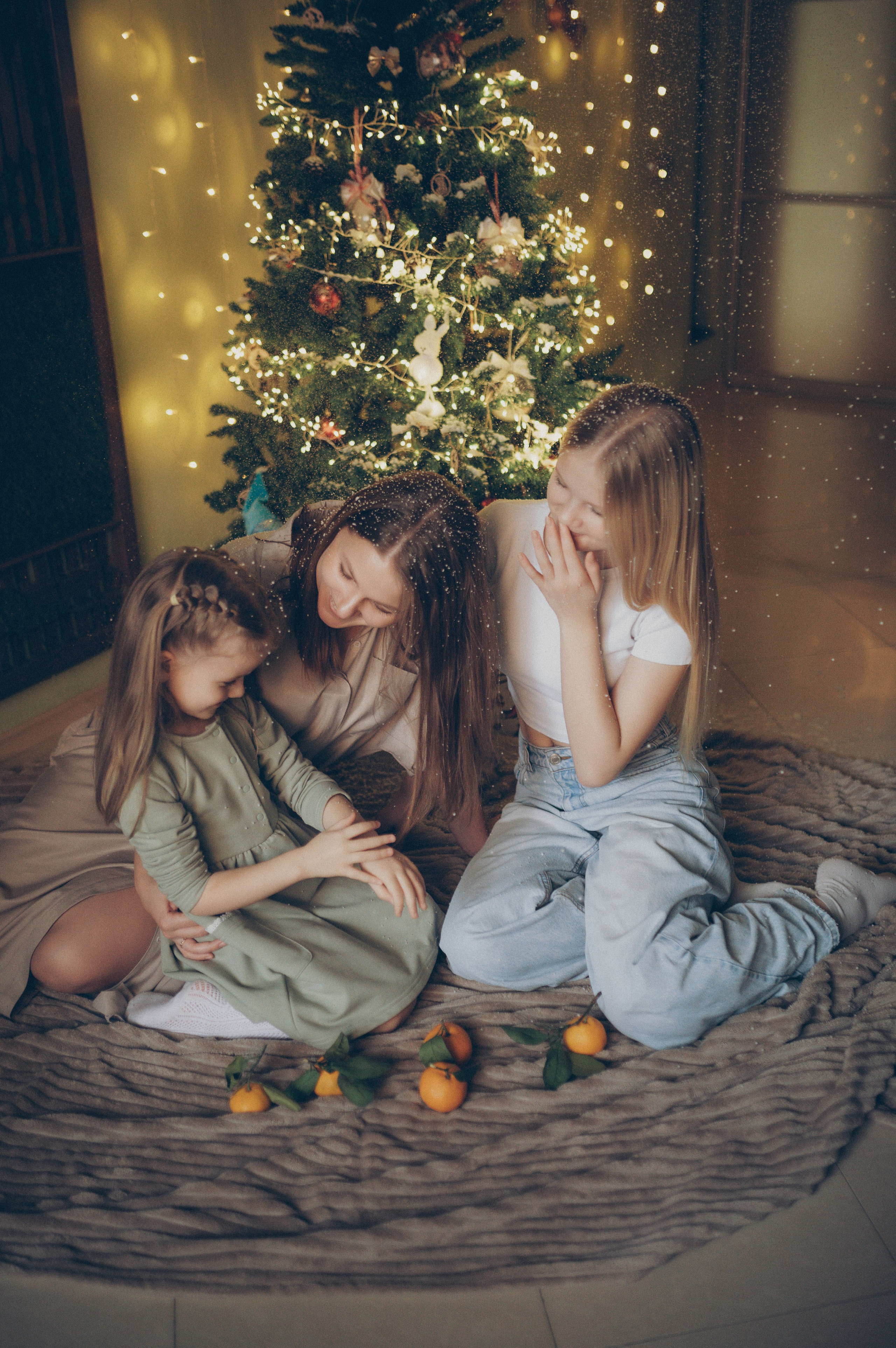 Тася, Соня, Женя и Илья (новогодняя домашняя). Фотограф, г. Лесной Свердловской области