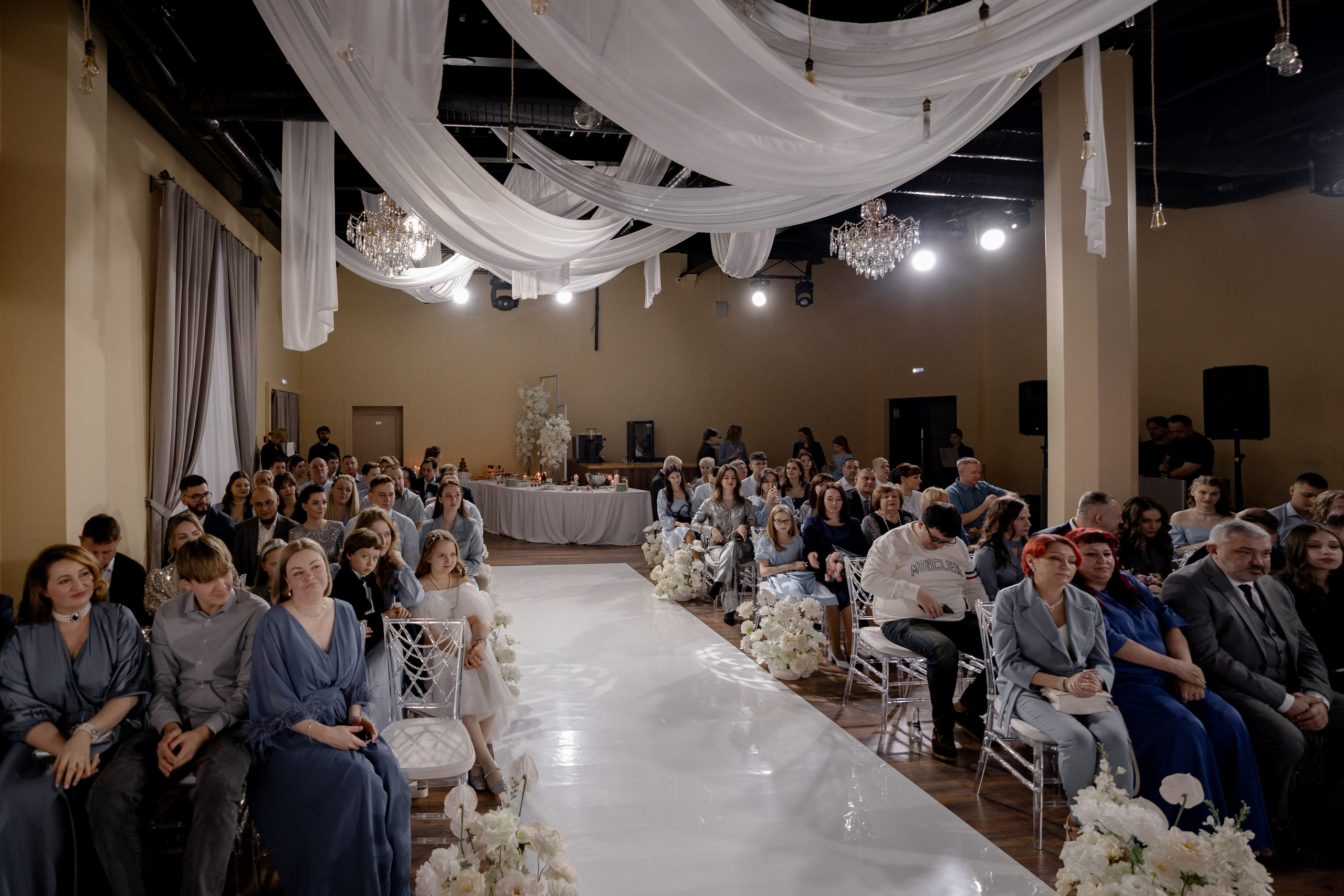 СВАДЕБНАЯ СЬЕМКА СБОРОВ В ОТЕЛЕ И ВЫЕЗД НА ЦЕРЕМОНИЮ (СНЯТО В СИБИРЕ В НИЖНЕВАРТОВСКЕ). Профессиональный фотограф, Санкт-Петербург — Виктория Богомолова