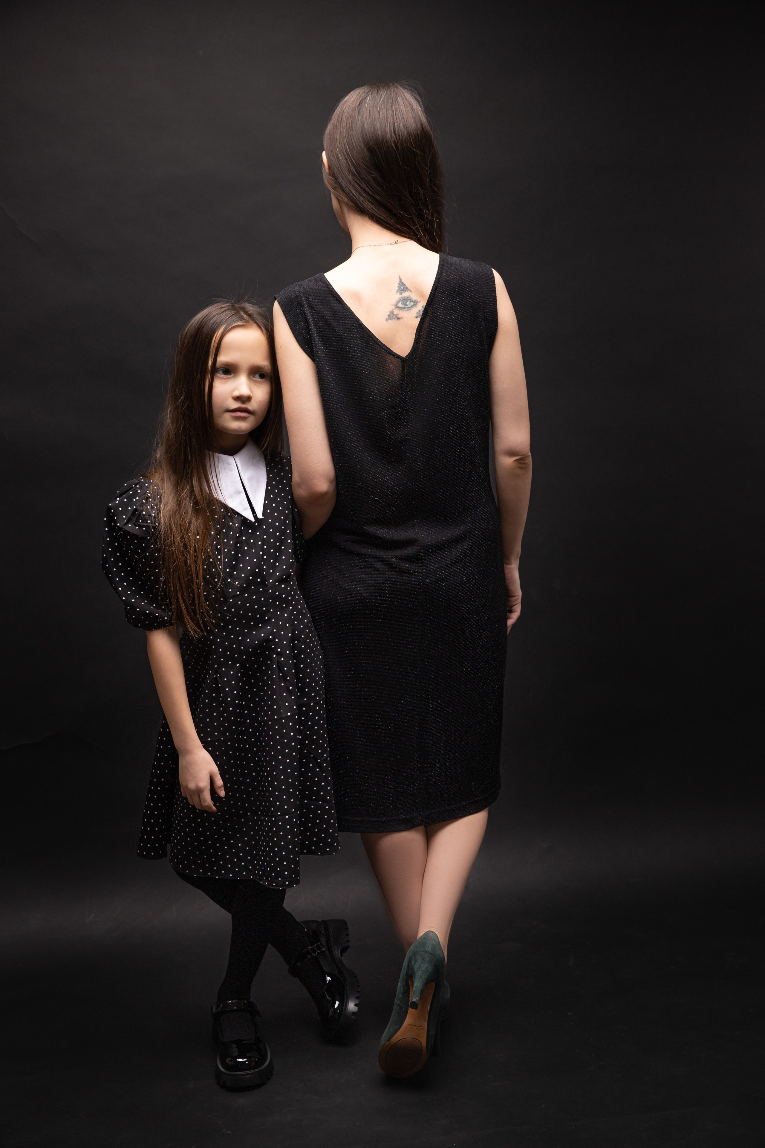 Мама и дочь. ФОТОГРАФ РАДОСТИ Фотосессия в студии СПб. Портретный фотограф — Юрий Торлопов