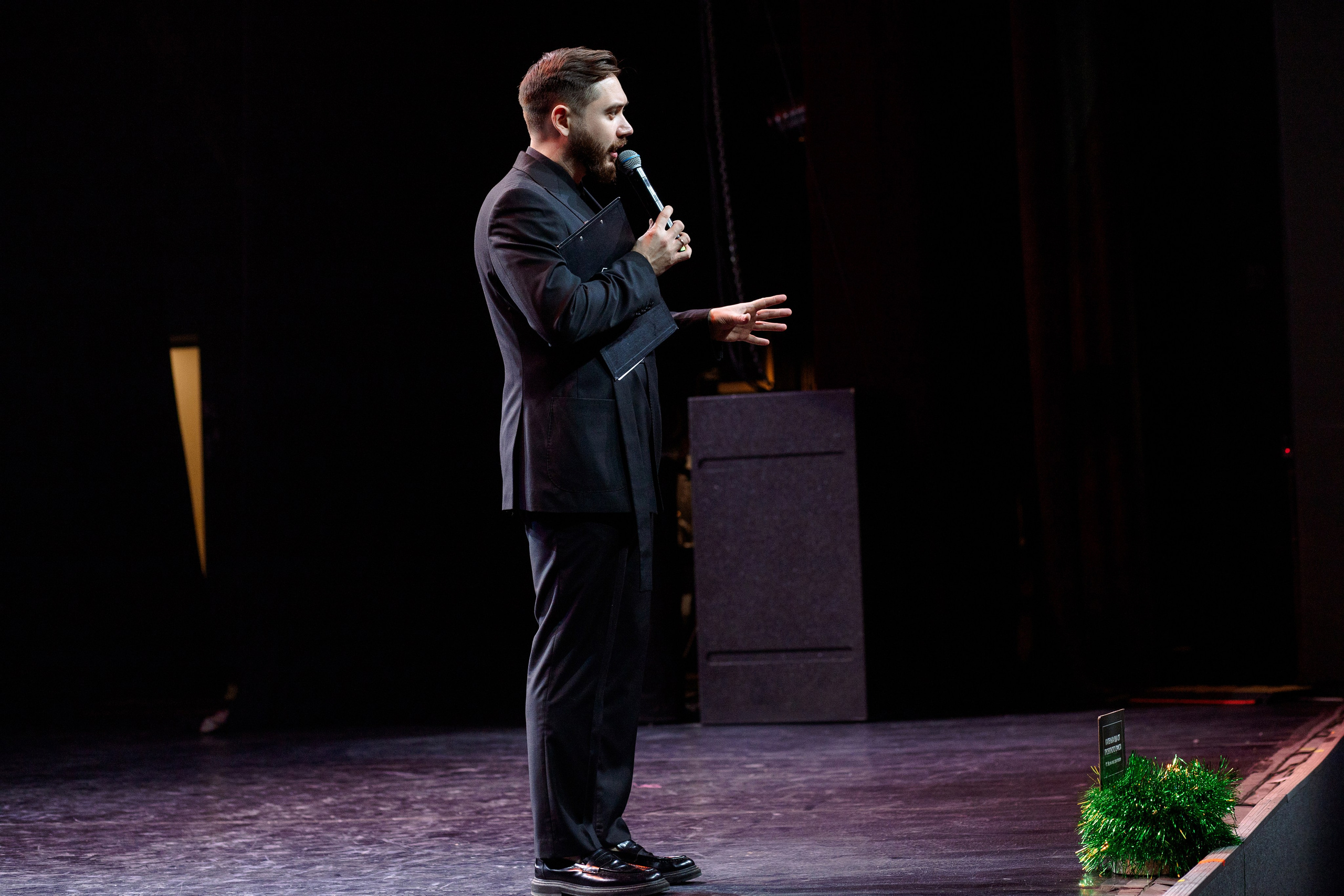 РЕПОРТАЖ: НОВЫЙ ГОД В ДК МЕТАЛЛУРГ. Профессиональный фотограф в Ижевске Леша Петров