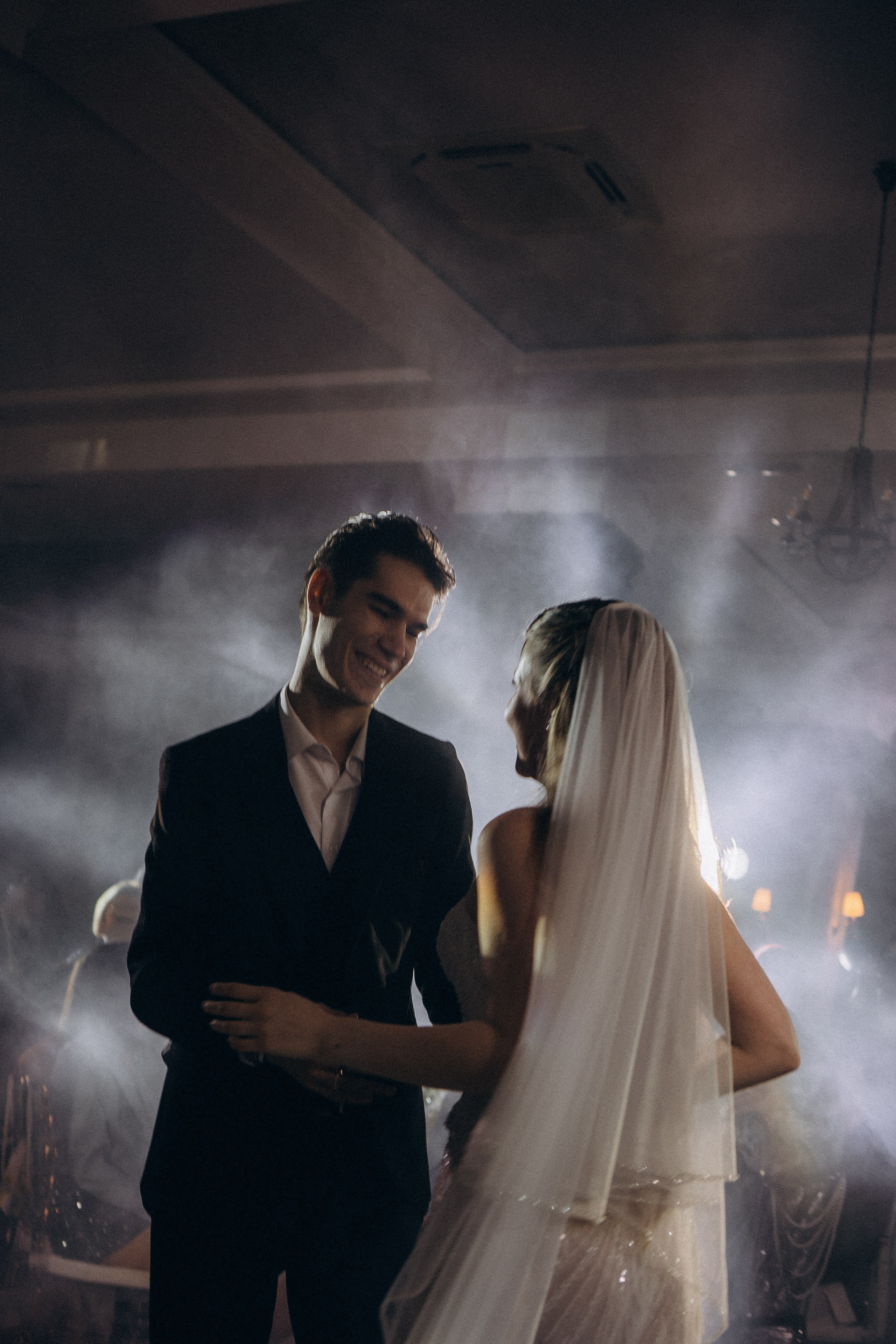 СВАДЕБНАЯ СЬЕМКА СБОРОВ В ОТЕЛЕ И ВЫЕЗД НА ЦЕРЕМОНИЮ (СНЯТО В СИБИРЕ В НИЖНЕВАРТОВСКЕ). Профессиональный фотограф, Санкт-Петербург — Виктория Богомолова