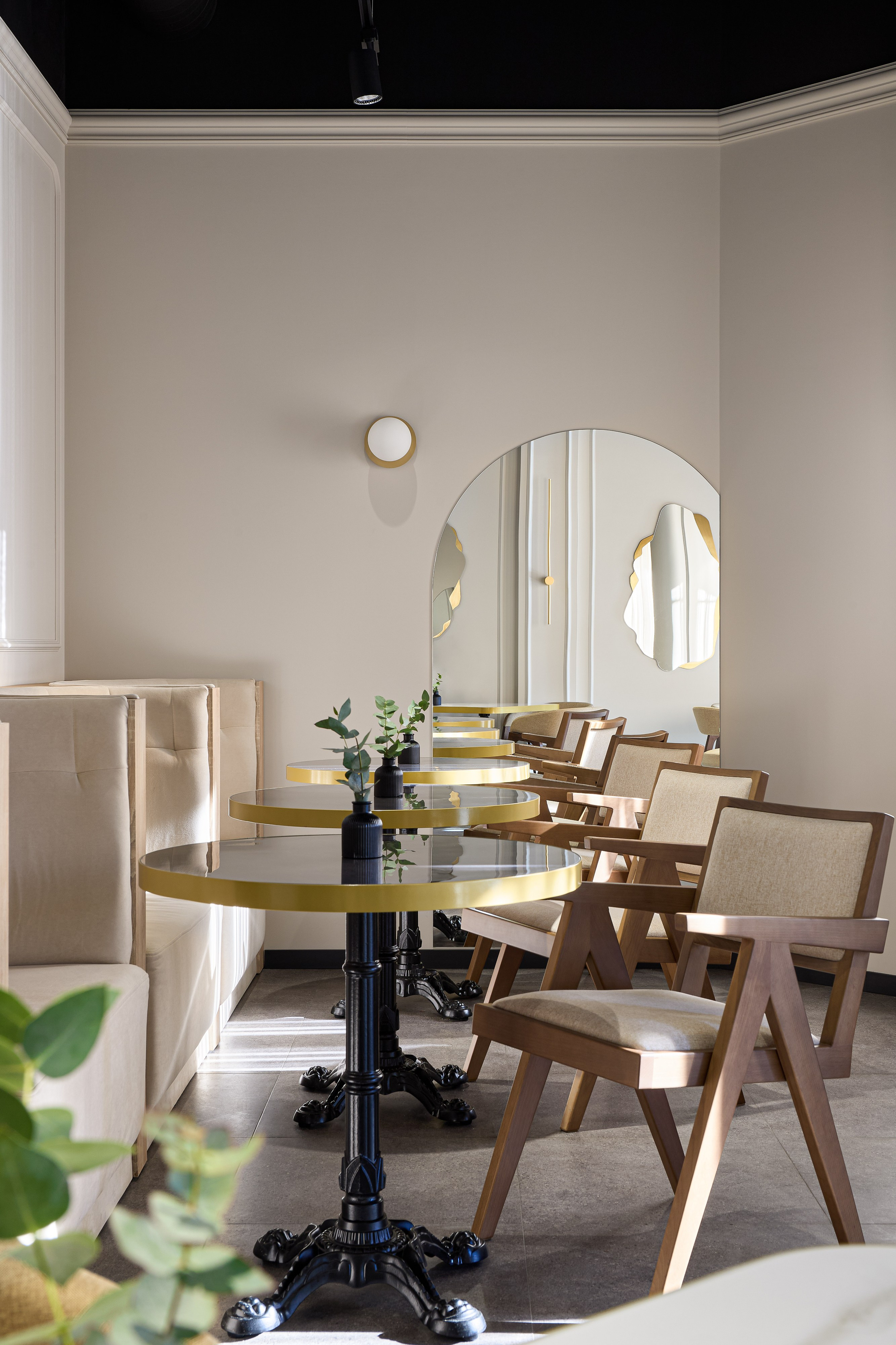 Кафе «Vesna». Дизайнер Георгий Хатнюк. Интерьерный фотограф в Краснодарском крае Светлана Шурлова