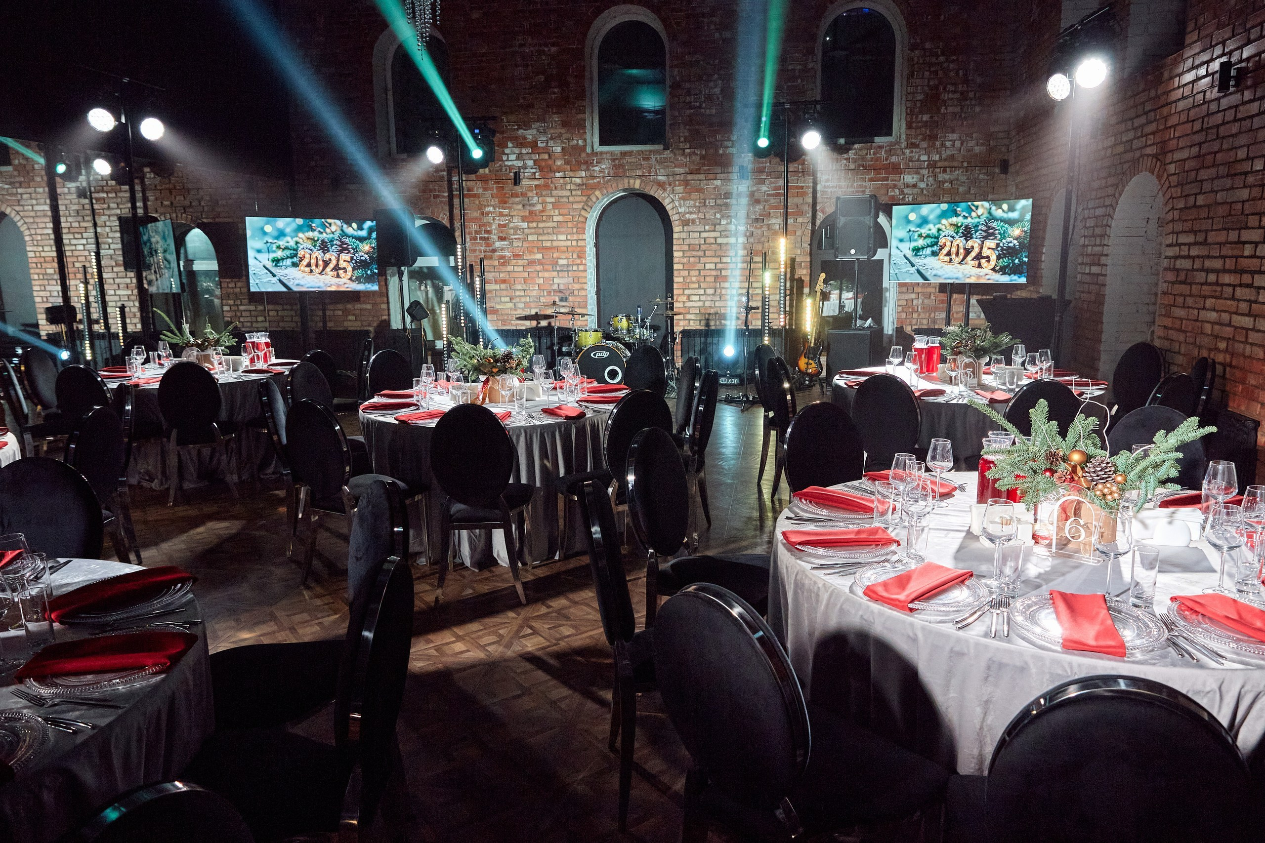 Компания Clarity / Пространство HIDE. Антон Артюшин, портретный фотограф. Москва