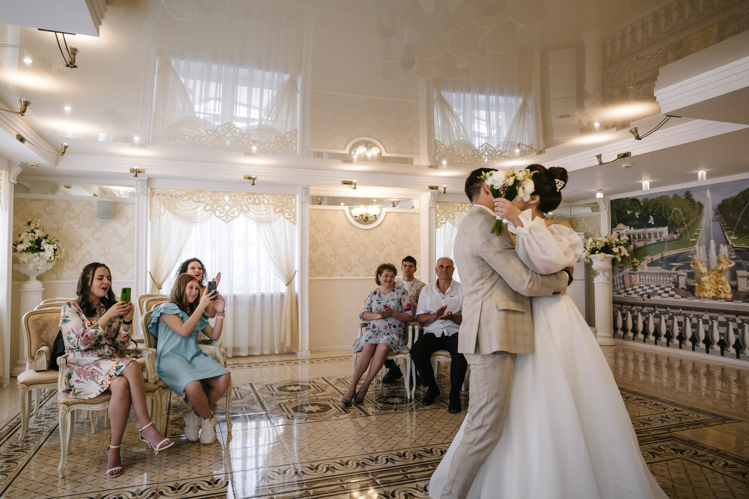 ДВОРЕЦ № 4 Петергоф | Июль, Нижний парк. Свадебный фотограф в Санкт-Петербурге Полина Корзухина