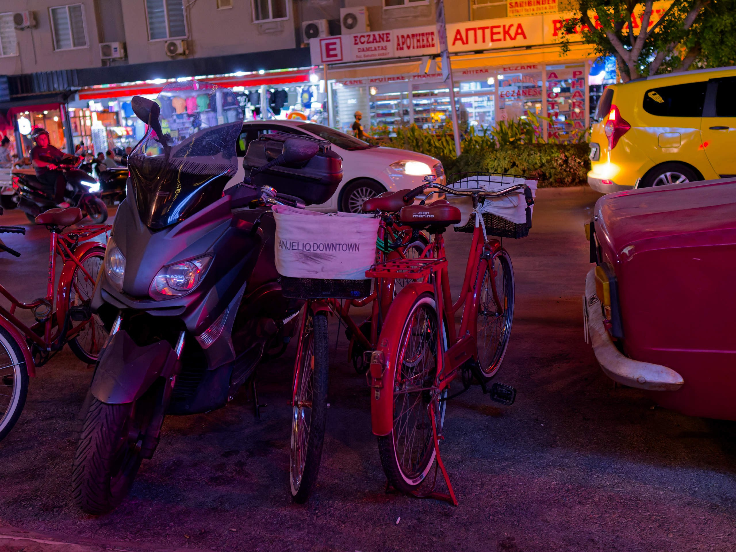 Алания 2025, город, стрит-фото. Избранные фотографии