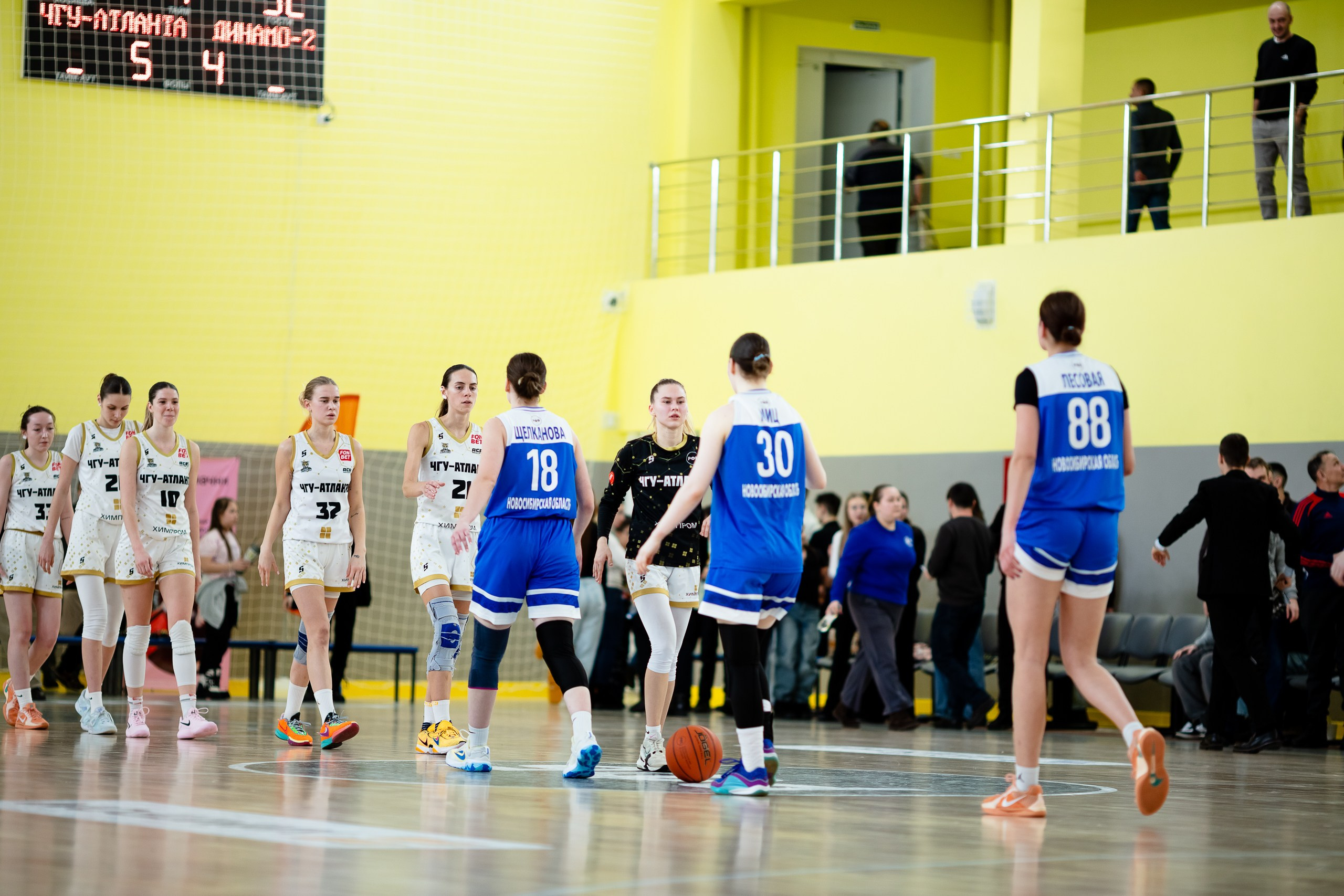 ЧГУ-Атланта — Динамо / 1 игра. Фотография