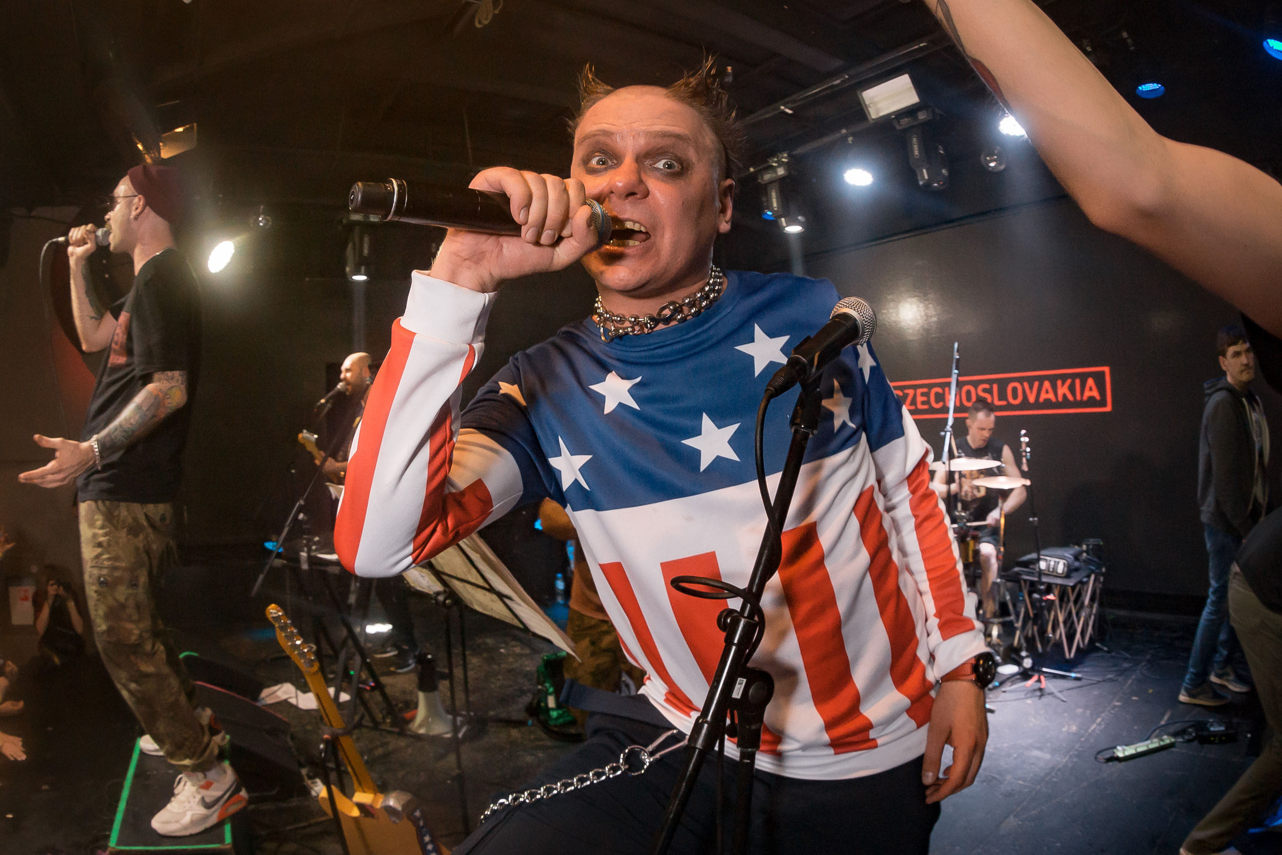 Голос Омерики. Фотографиня Мария Дикова