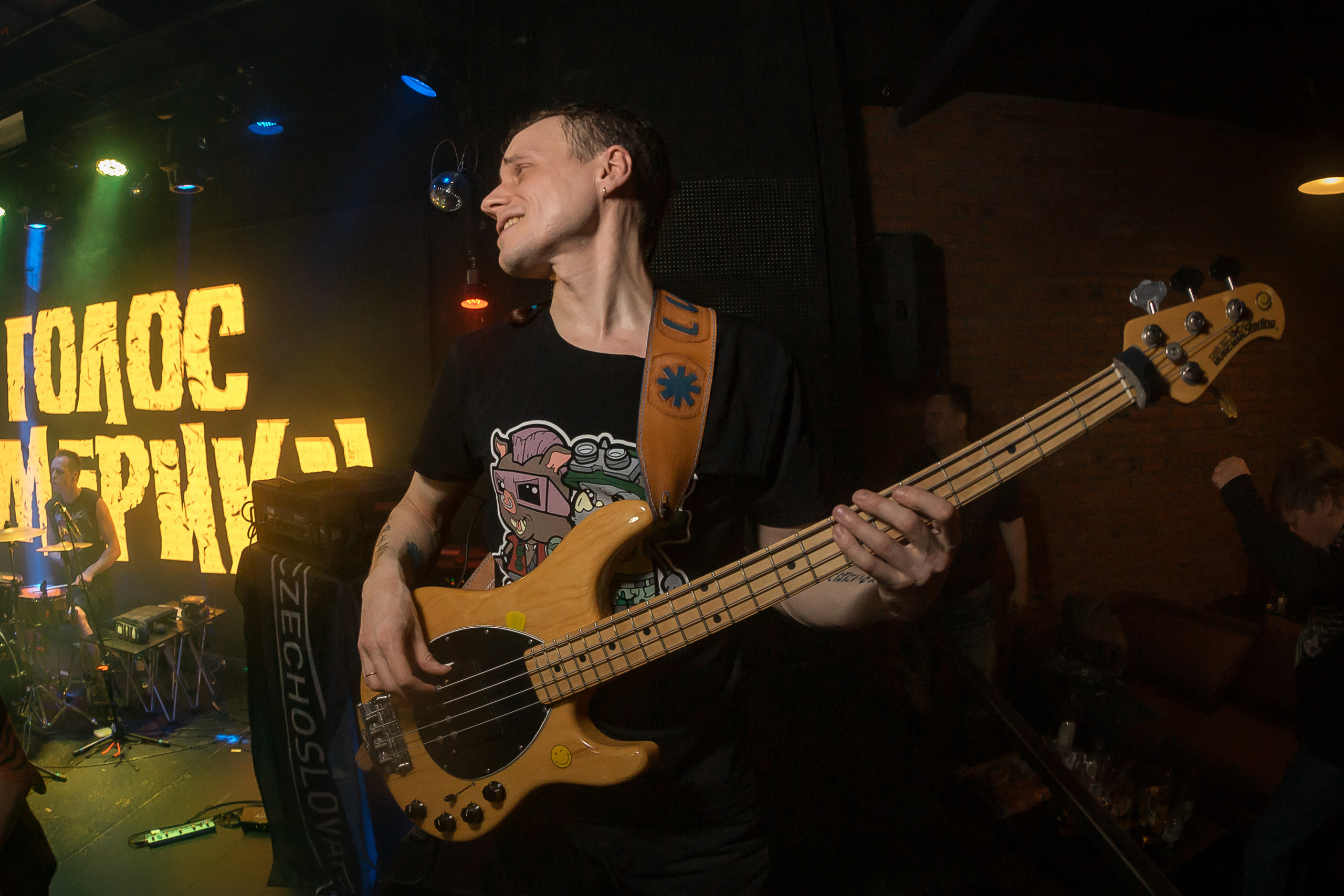 Голос Омерики. Фотографиня Мария Дикова