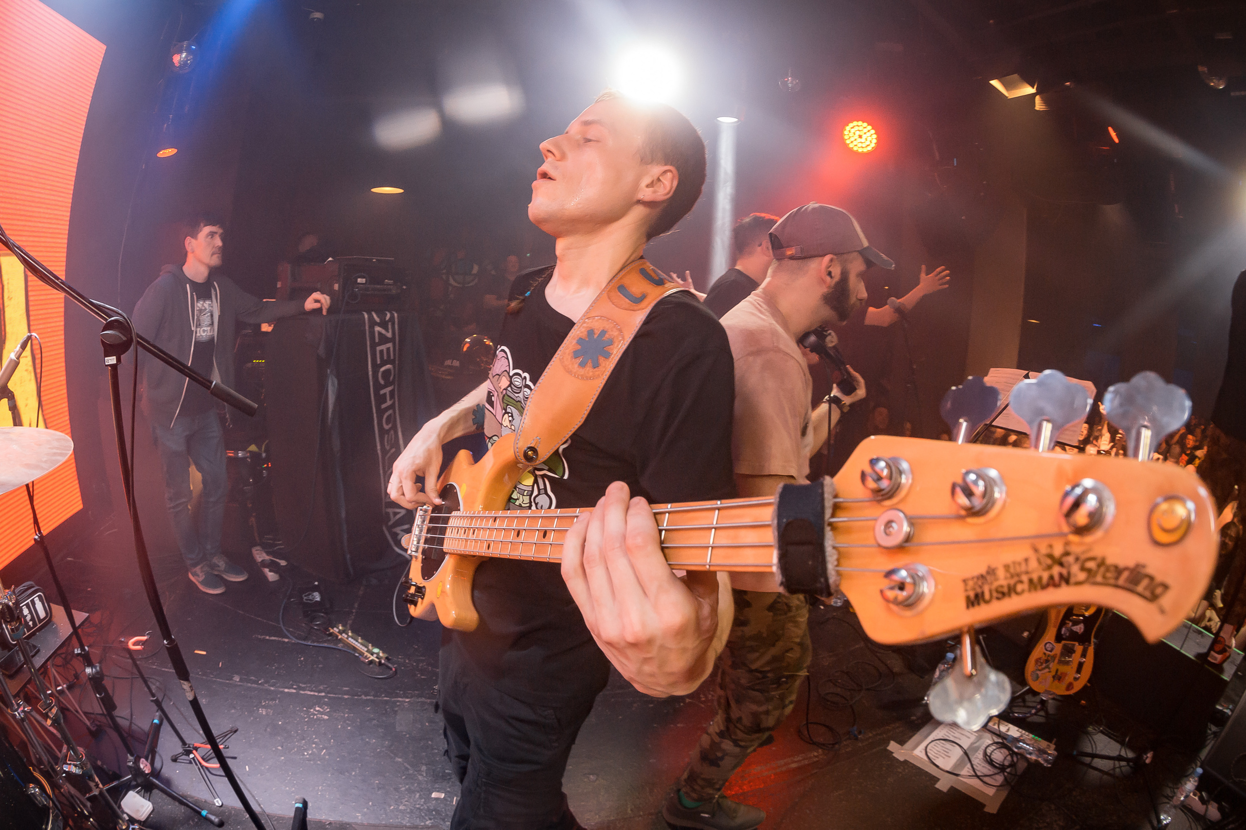 Голос Омерики. Фотографиня Мария Дикова