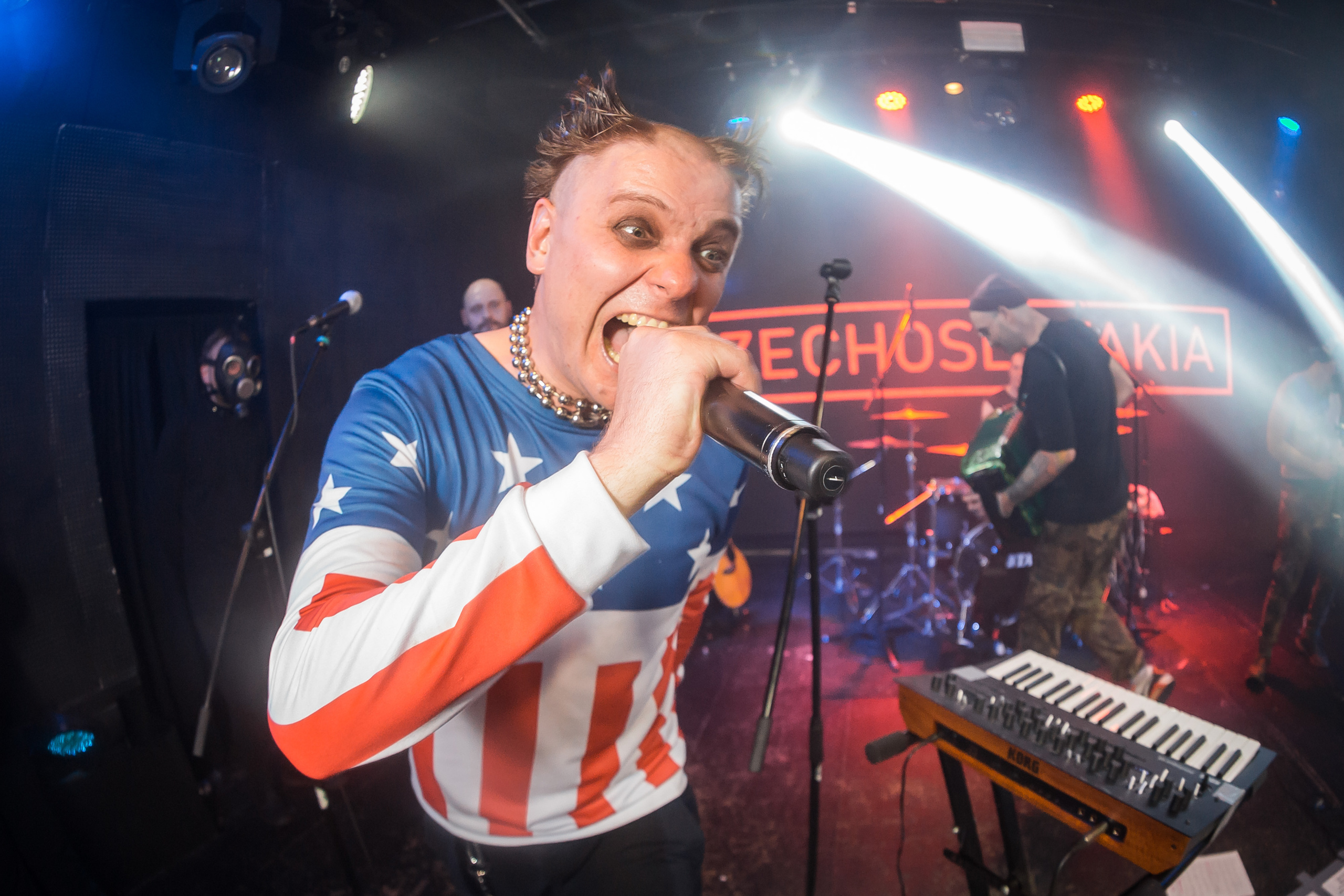 Голос Омерики. Фотографиня Мария Дикова