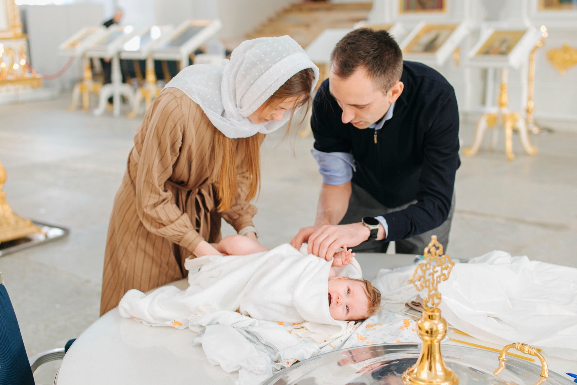 Индивидуальное крещение в Смольном Соборе, где провести крещение СПб, лучший храм для крещения, сколько стоит крещение, церковь где не нужны беседы, без крестных