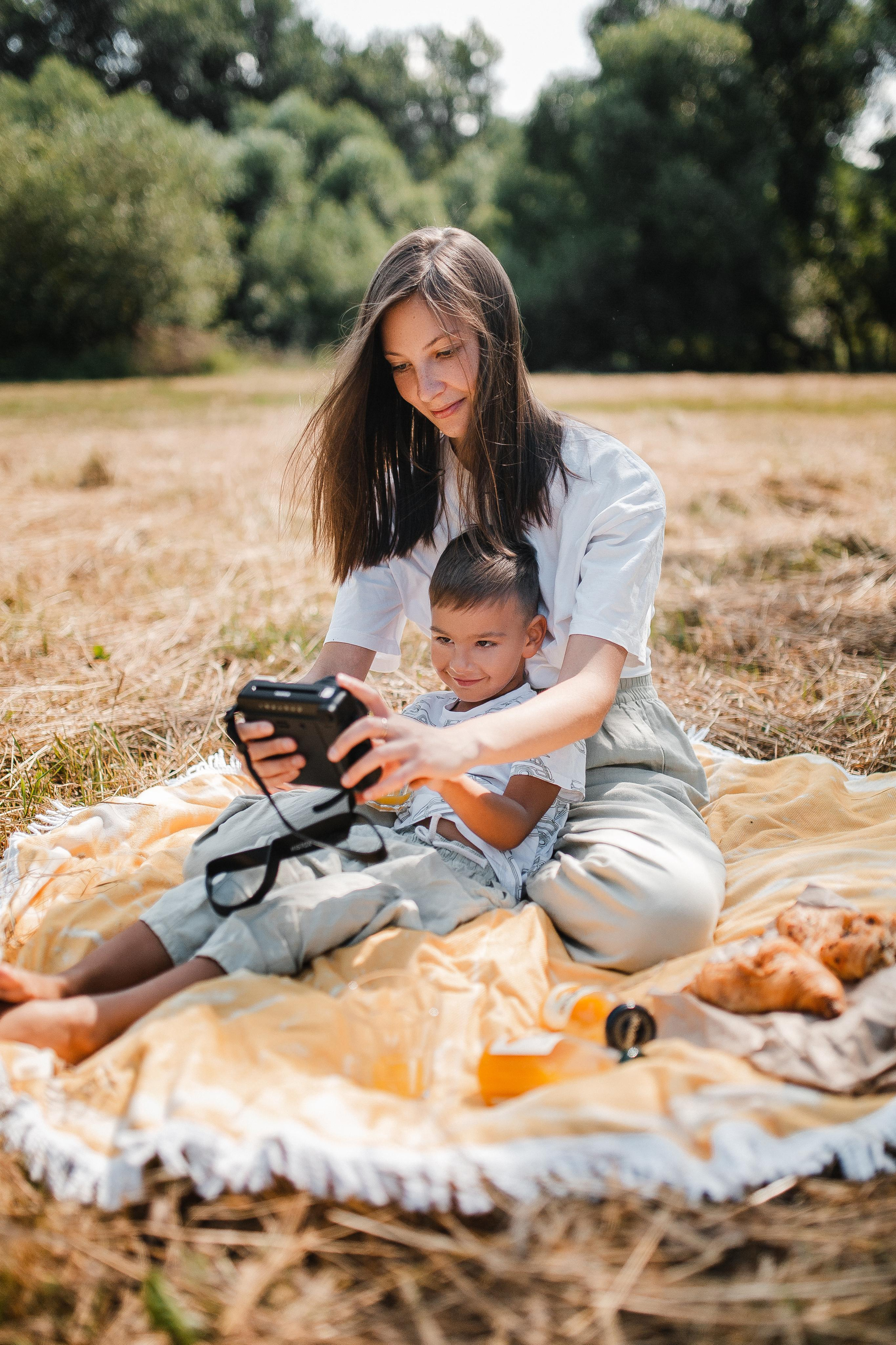 Ира и Мирон. Солнечный миг. Семейный и свадебный фотограф Полина Принцева
