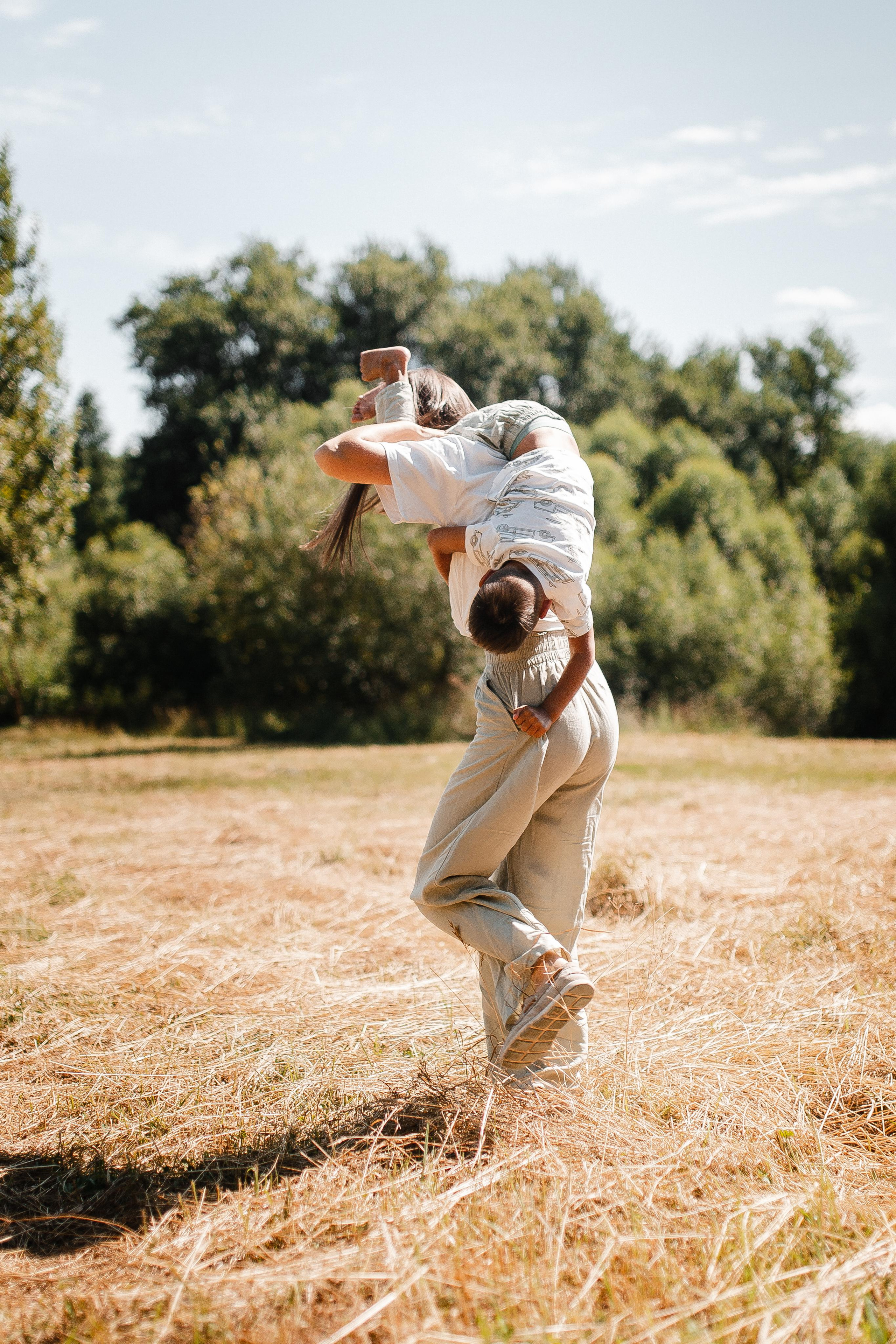Ира и Мирон. Солнечный миг. Семейный и свадебный фотограф Полина Принцева