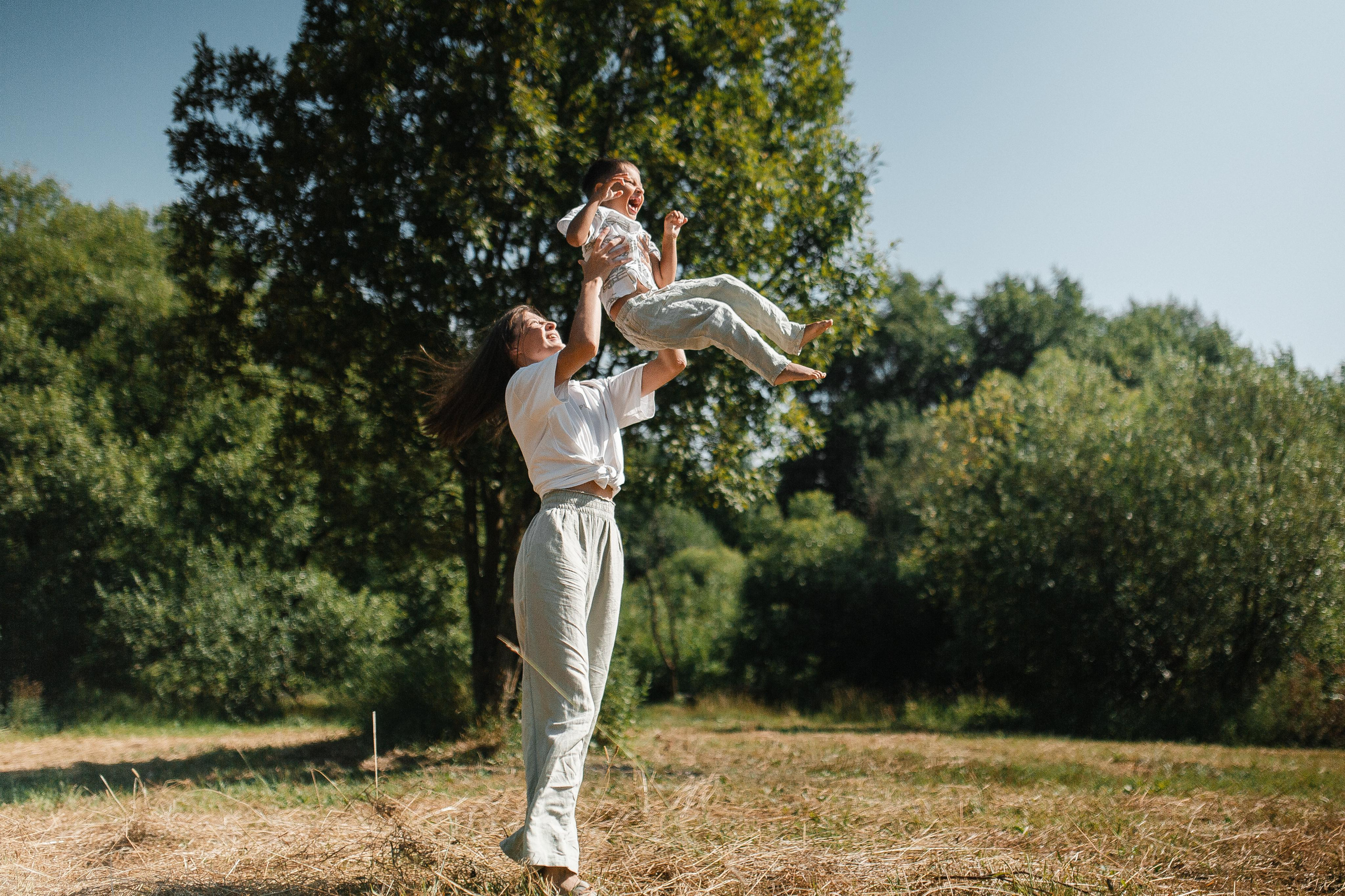 Ира и Мирон. Солнечный миг. Семейный и свадебный фотограф Полина Принцева