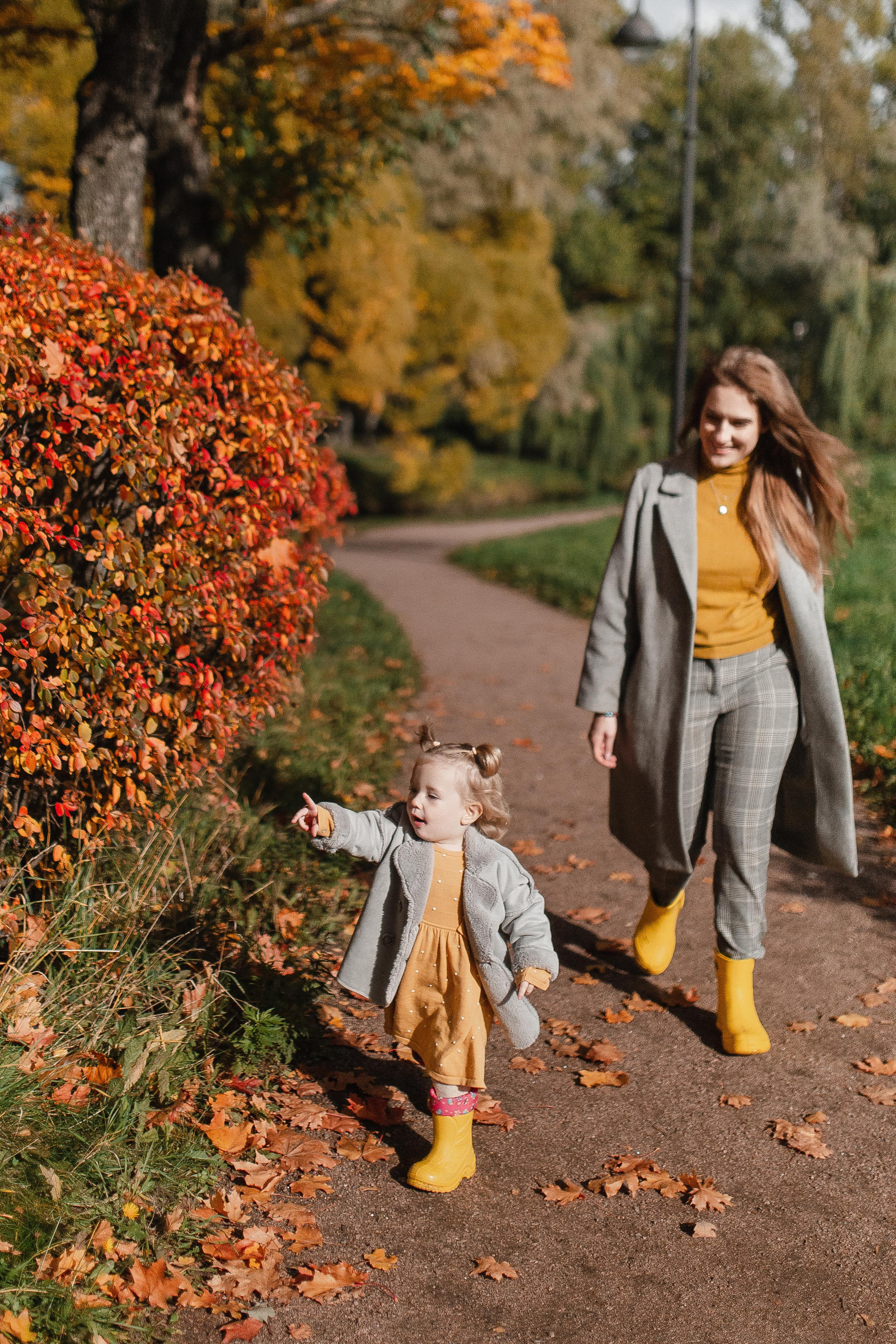 Таня и Диана. Осенняя прогулка. Семейный и свадебный фотограф Полина Принцева