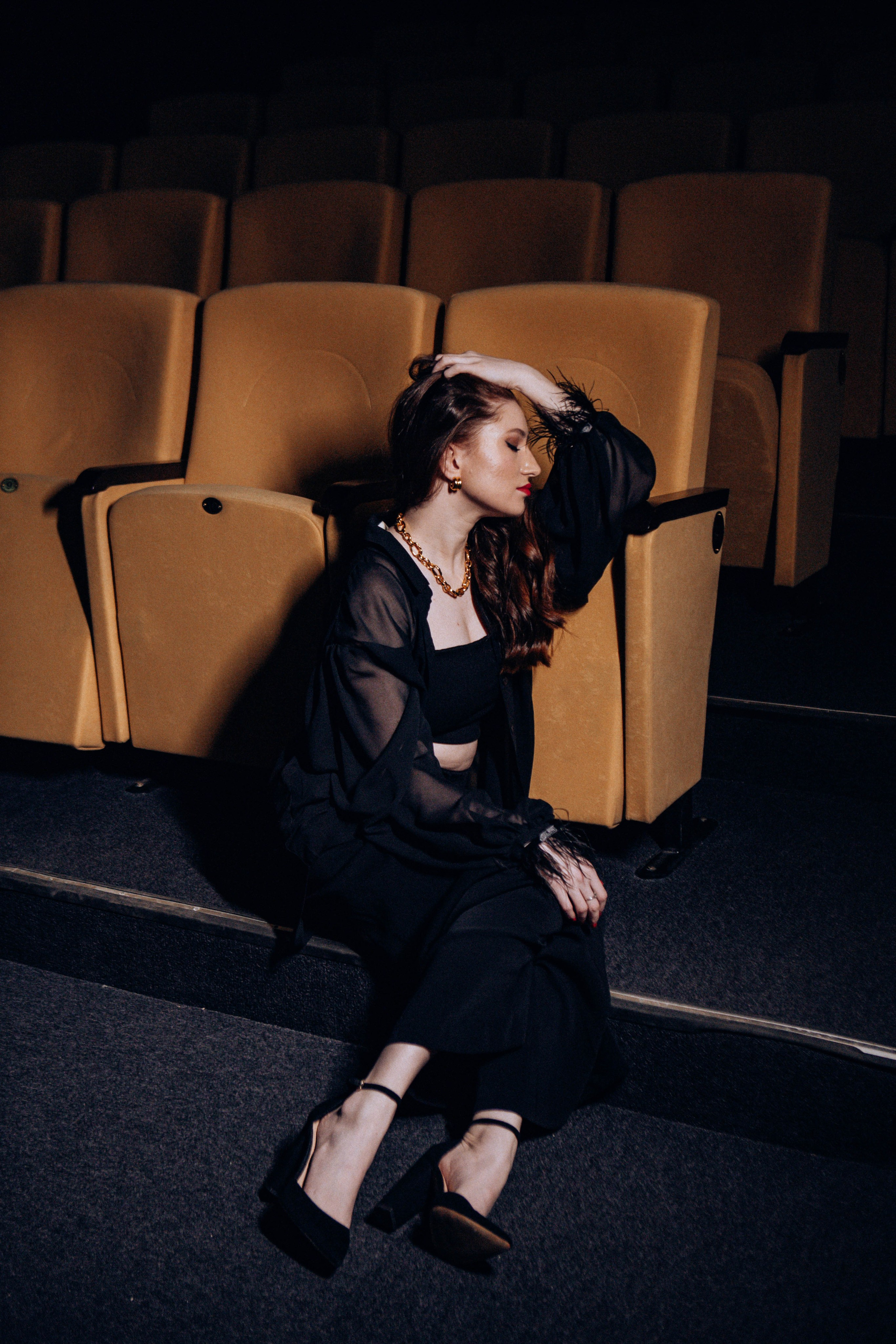 Катя. Контакты