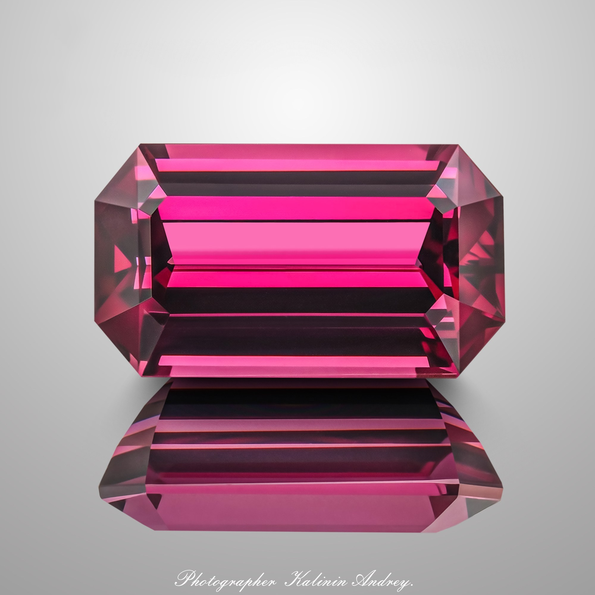 Фотографии в большом разрешении драгоценных камней на продажу купить тел +79 660 031 307. Высококачественная профессиональная рекламная фотосъёмка ювелирных украшений, драгоценных камней в Москве. Обучение, консультация