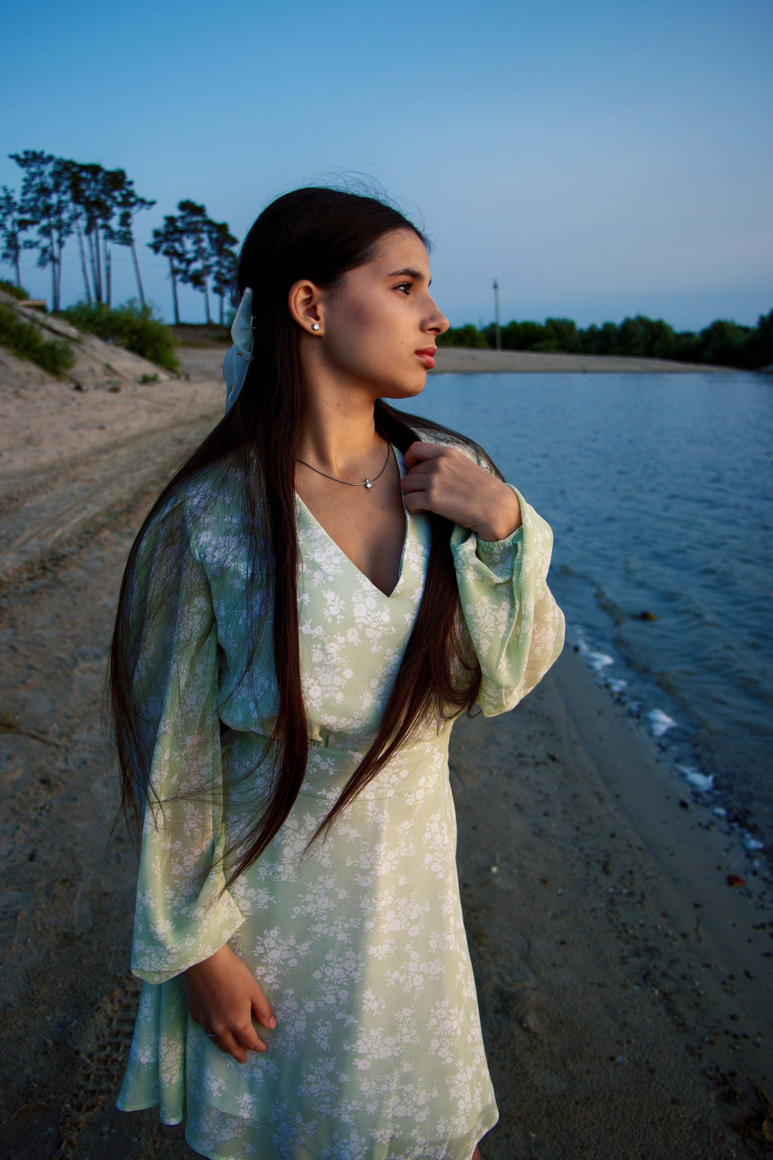 Эмилия у озера. Фотограф Татьяна Матрос