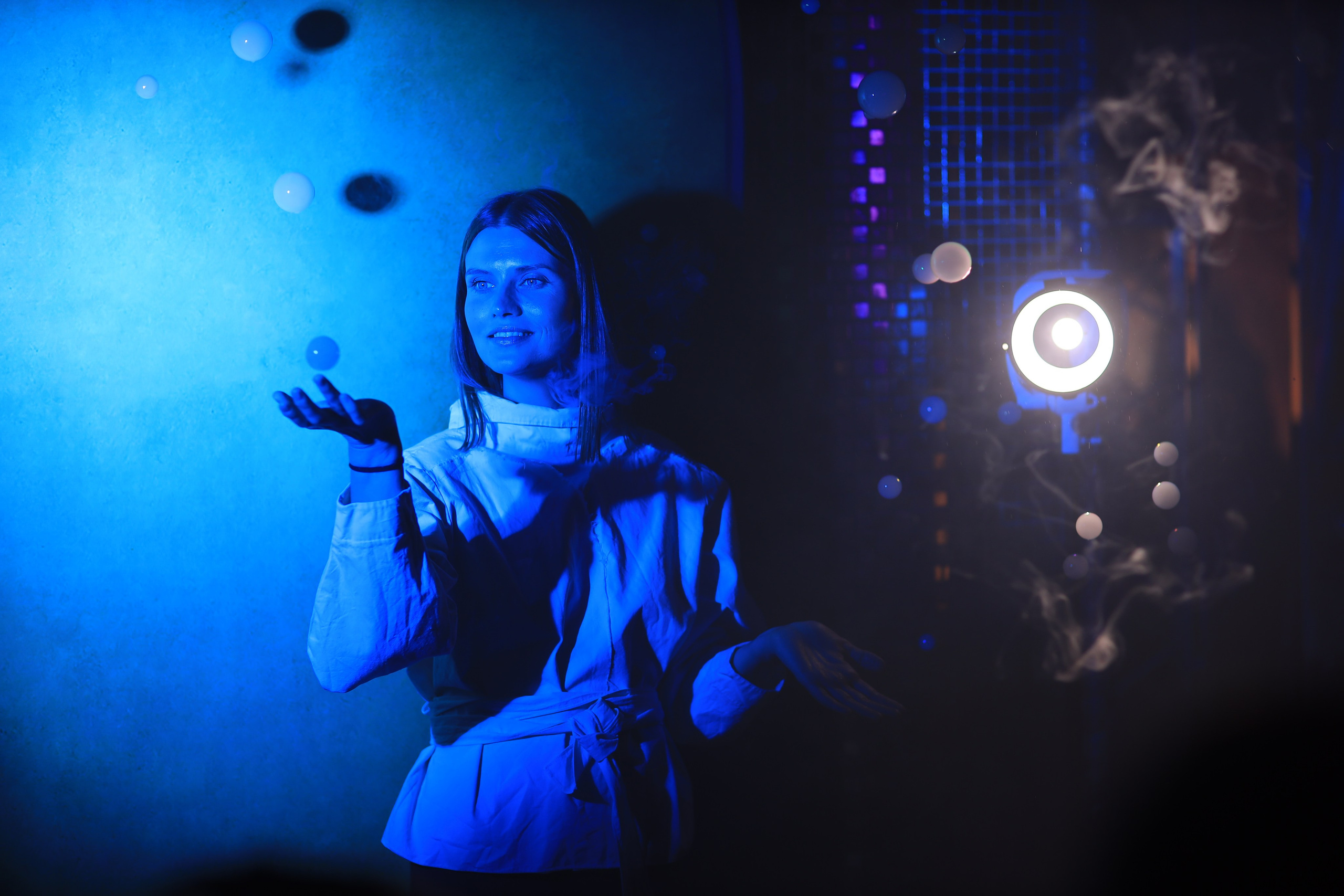 Неон и дым. Съемка в студии под ваш запрос, студийные съемки, фотографии архитектурных объектов — Александр Евстигнеев — фотограф Москва