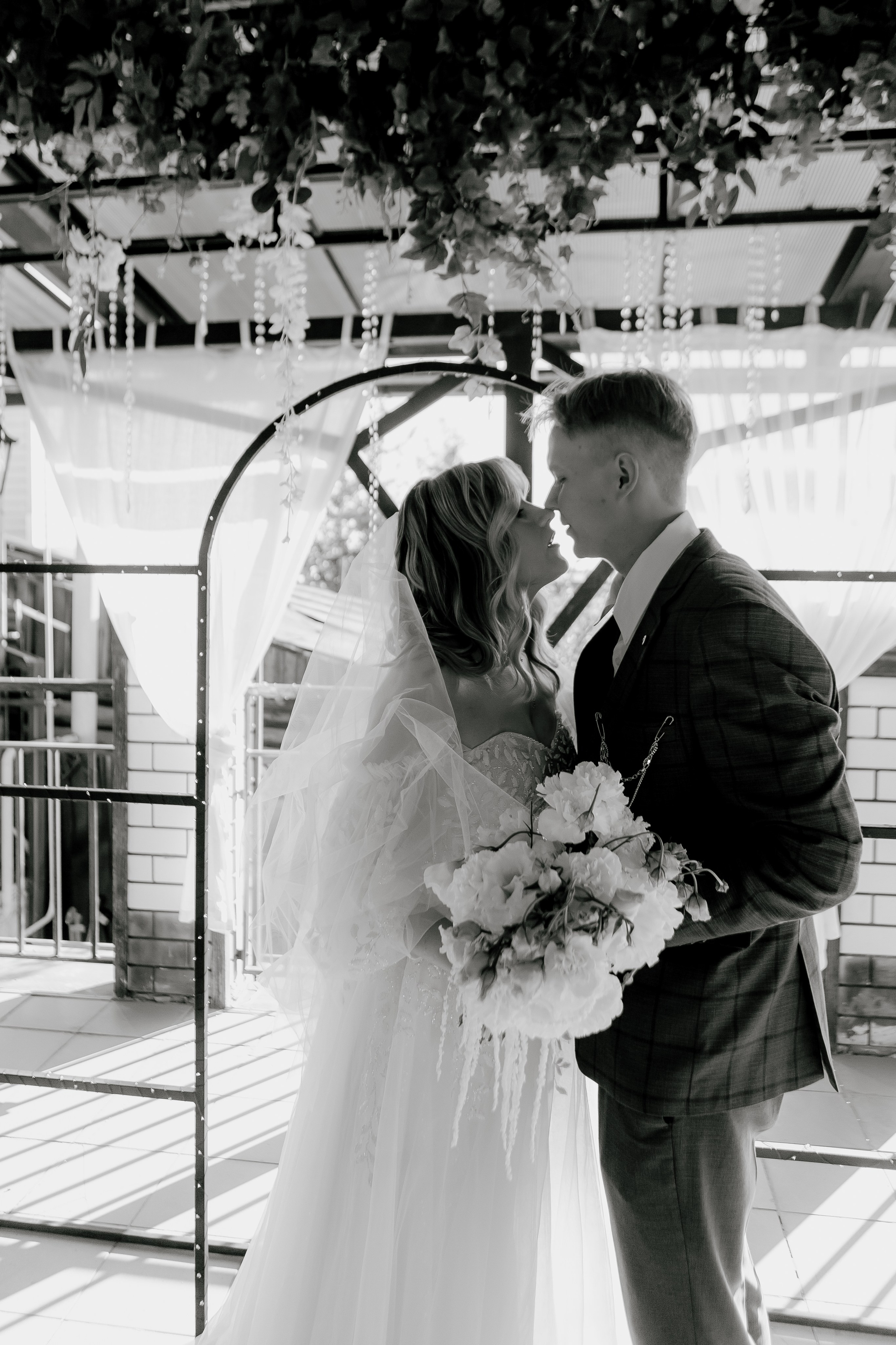 Арсений и Полина. Фотосъёмка в Барнауле. Свадебный фотограф