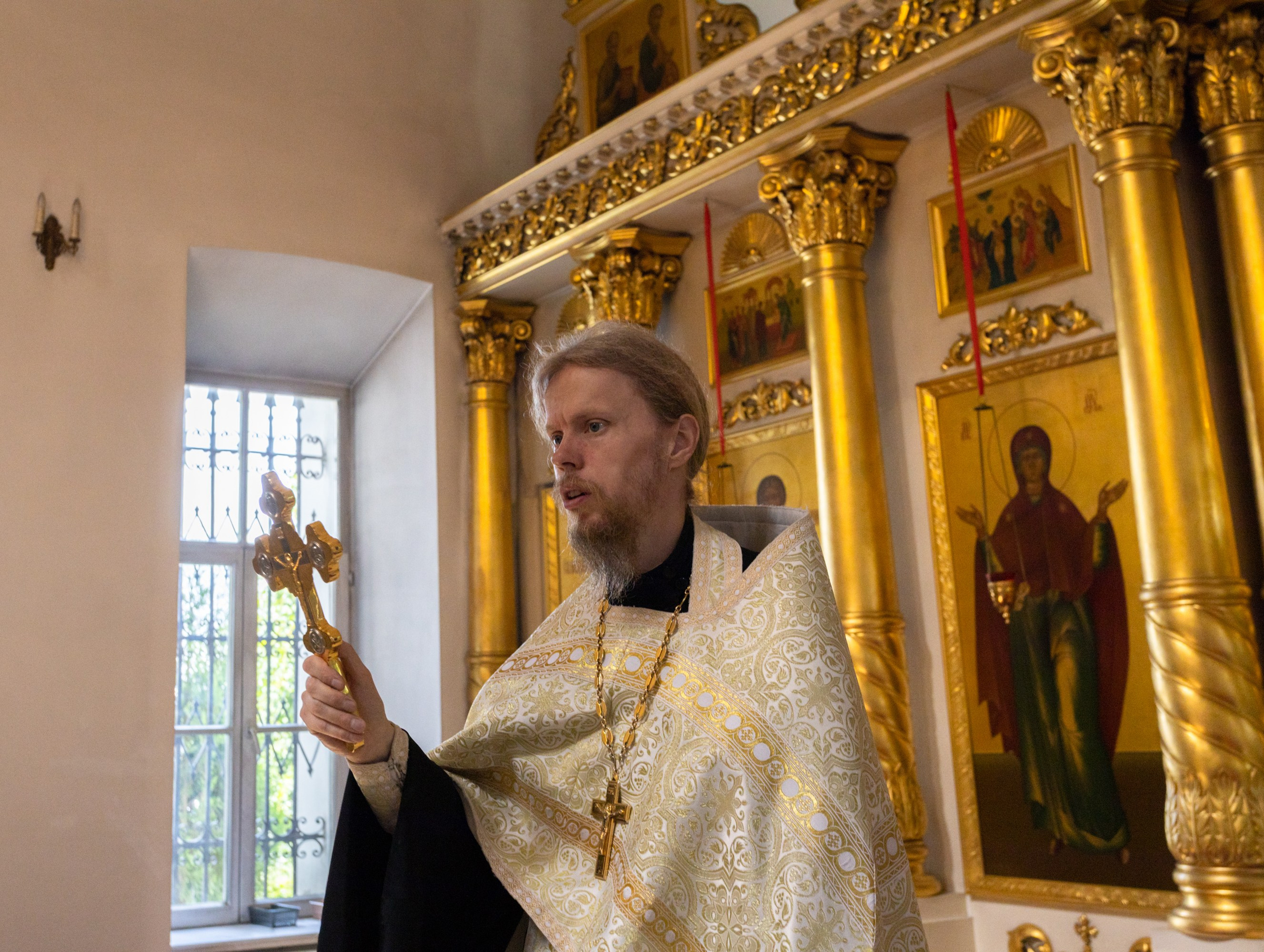 Свадьба, роспись в ЗАГСе, венчание, крещение, выписка из роддома — фотосъёмка. Визуальная упаковка брендов и проектов через фото и видеопроизводство
