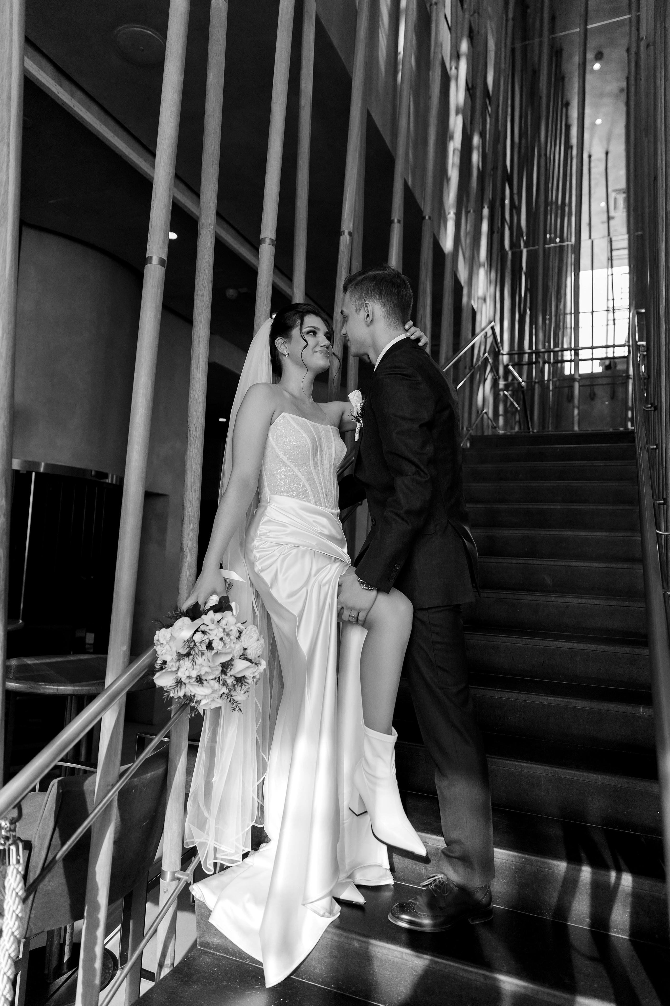 Паша&Настя (роспись Москва-сити Birds). Фотограф в Москве Юлия Хамзина