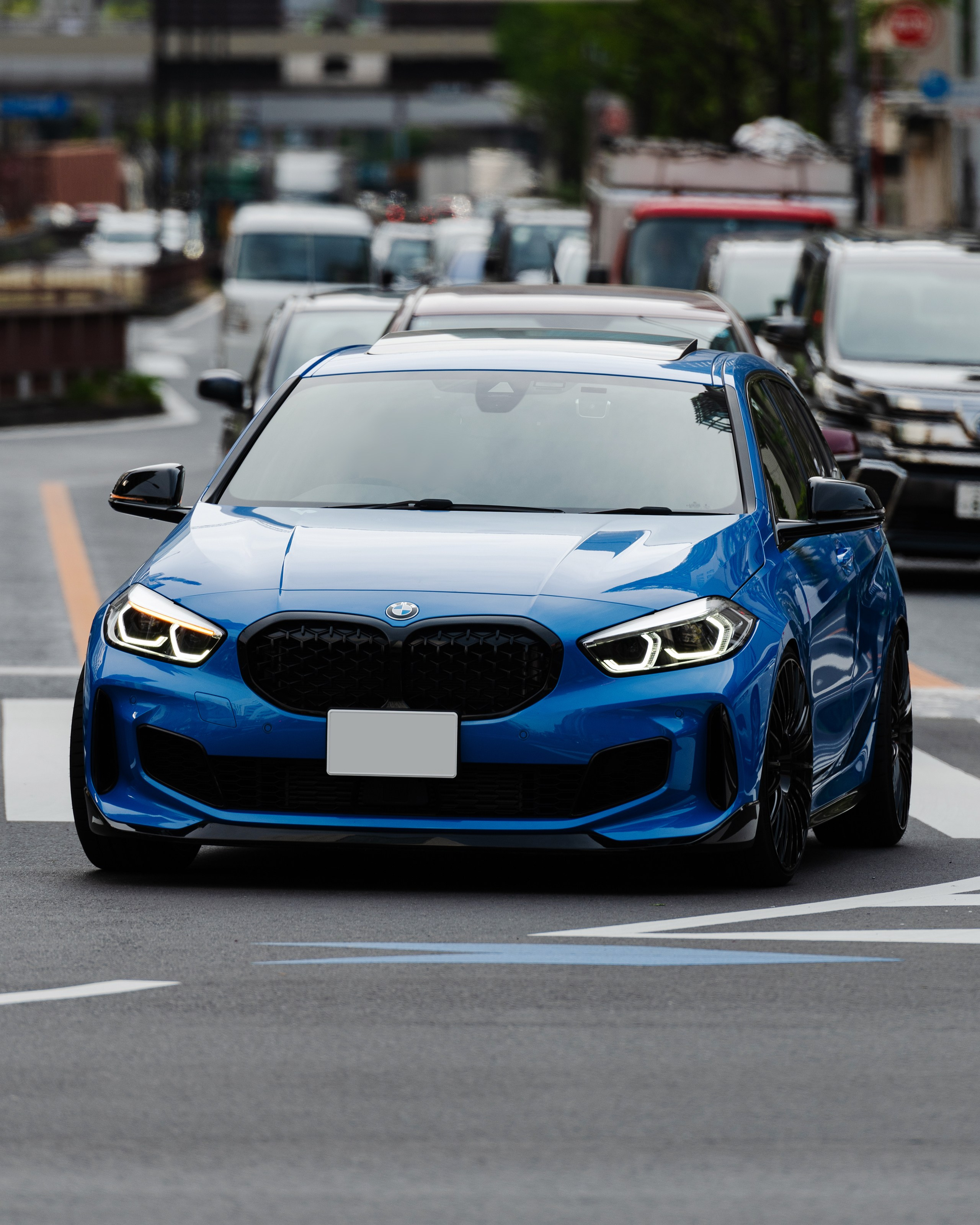 Cars in Tokyo. Photographer in Tokyo Anatolii Ozarto