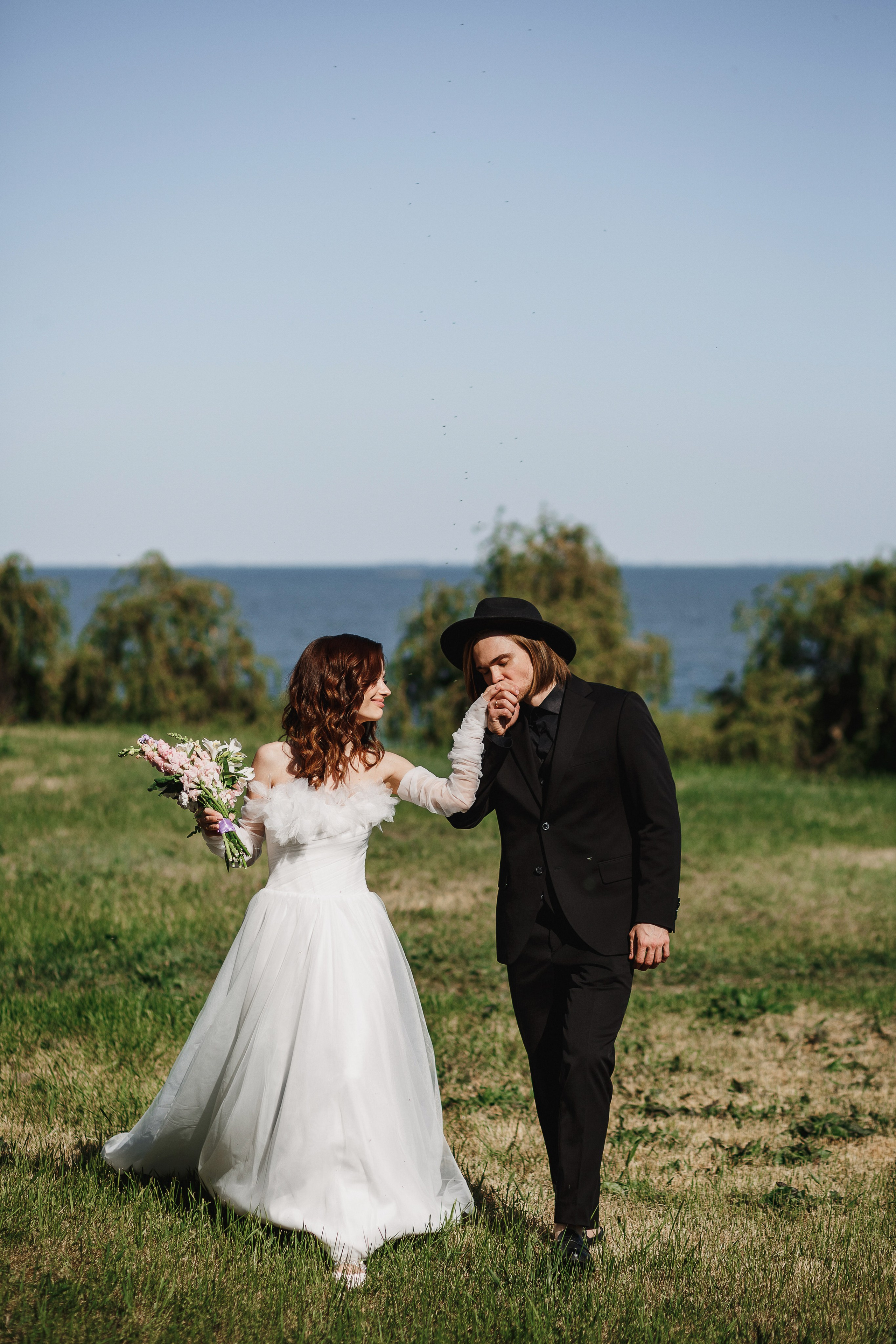 Свадебная фотосессия Михаила и Валерии на Чеховской набережной. Свадебный и семейный фотограф в Таганроге Бакарюк Антон