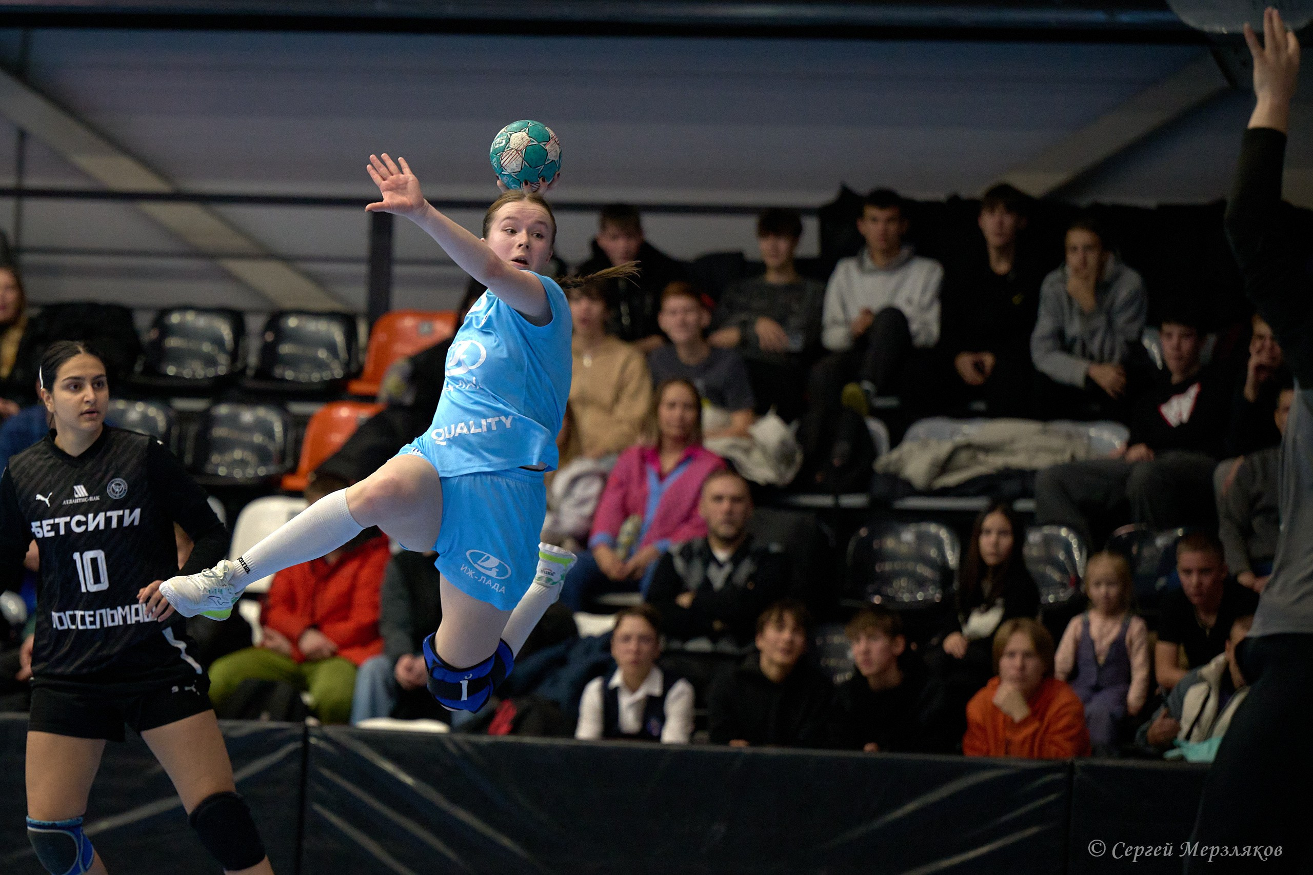 Гандбол. OLIMPBET Суперлига. «Университет» — «Ростов-Дон». Спортивный репортажный фотограф в Ижевске Сергей Мерзляков