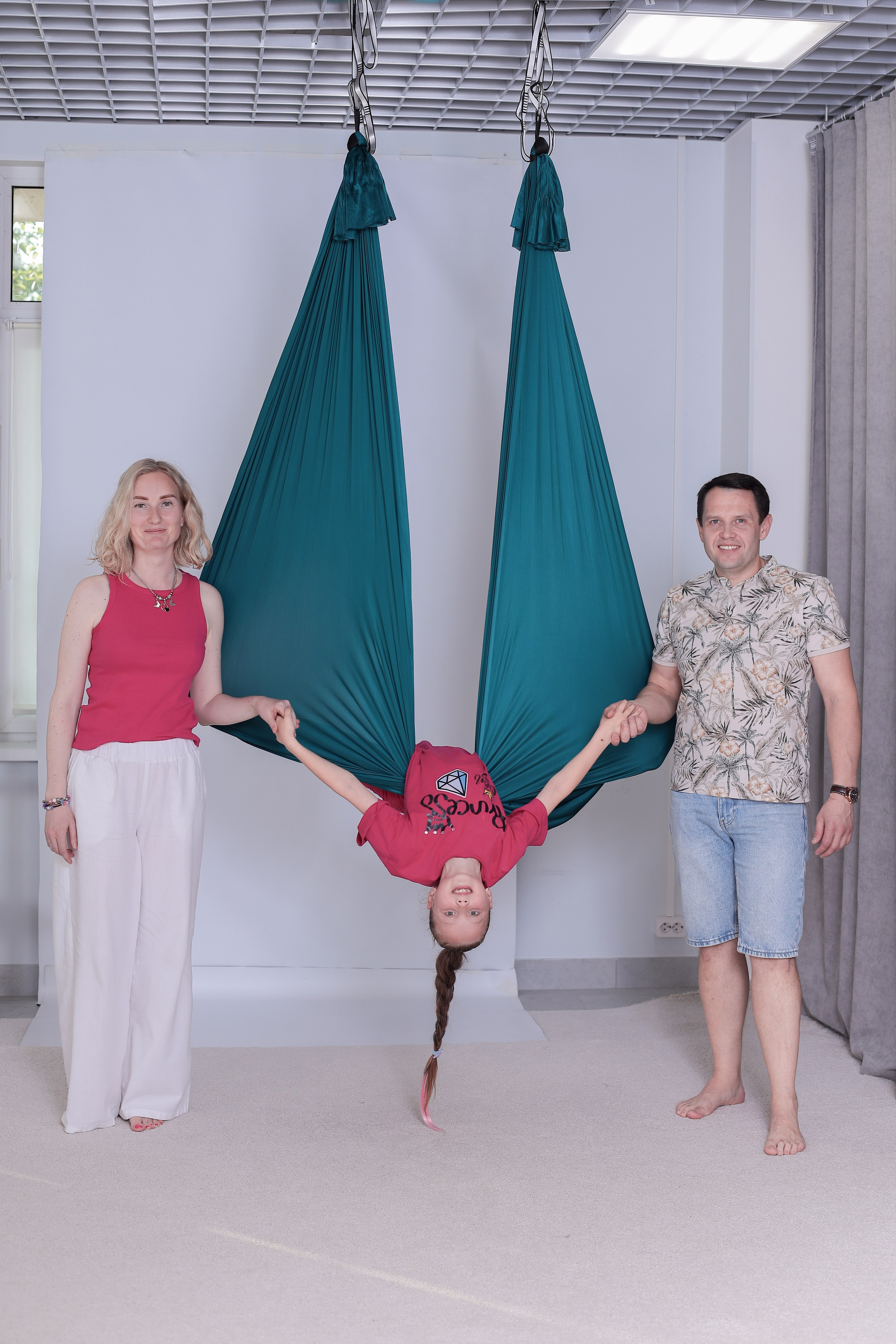 Детская аэройога. Фотограф Надршина Лилия