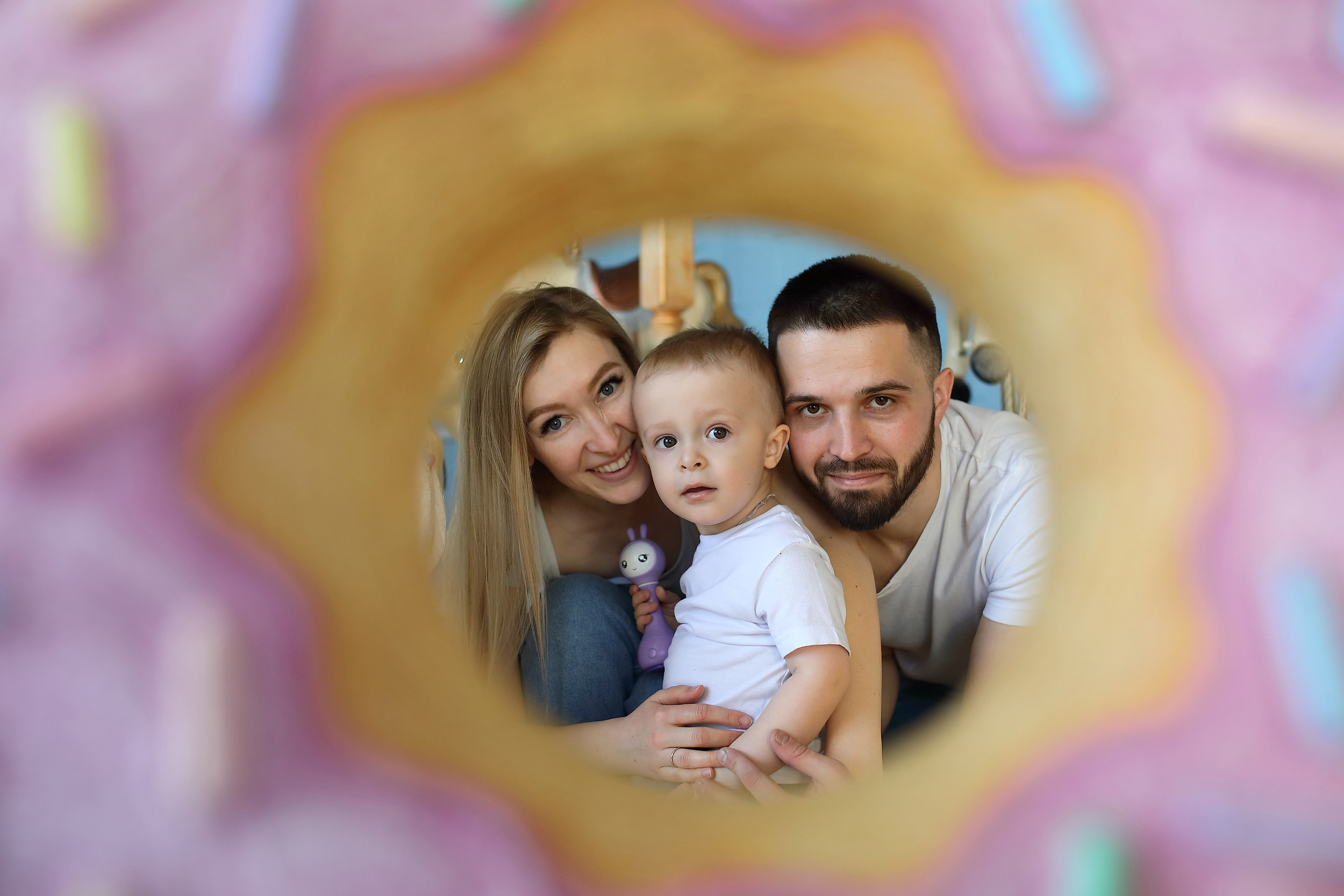 Семейные фотосессии в студии. Свадебный и семейный фотограф и видеограф в Екатеринбурге Полянские Тимур и Анастасия