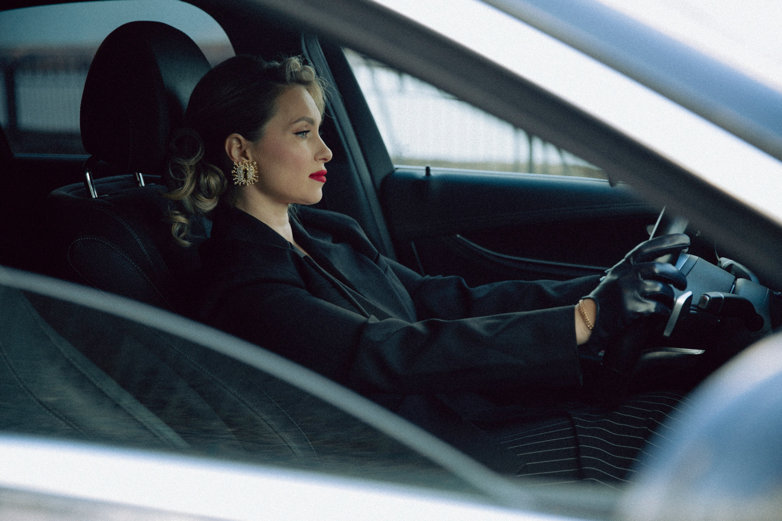 Марина. По следам Хельмута Ньютона. Евгения Мусатова — женский фотограф. Работаю в республике Удмуртия. Выезжаю на съемки в другие города