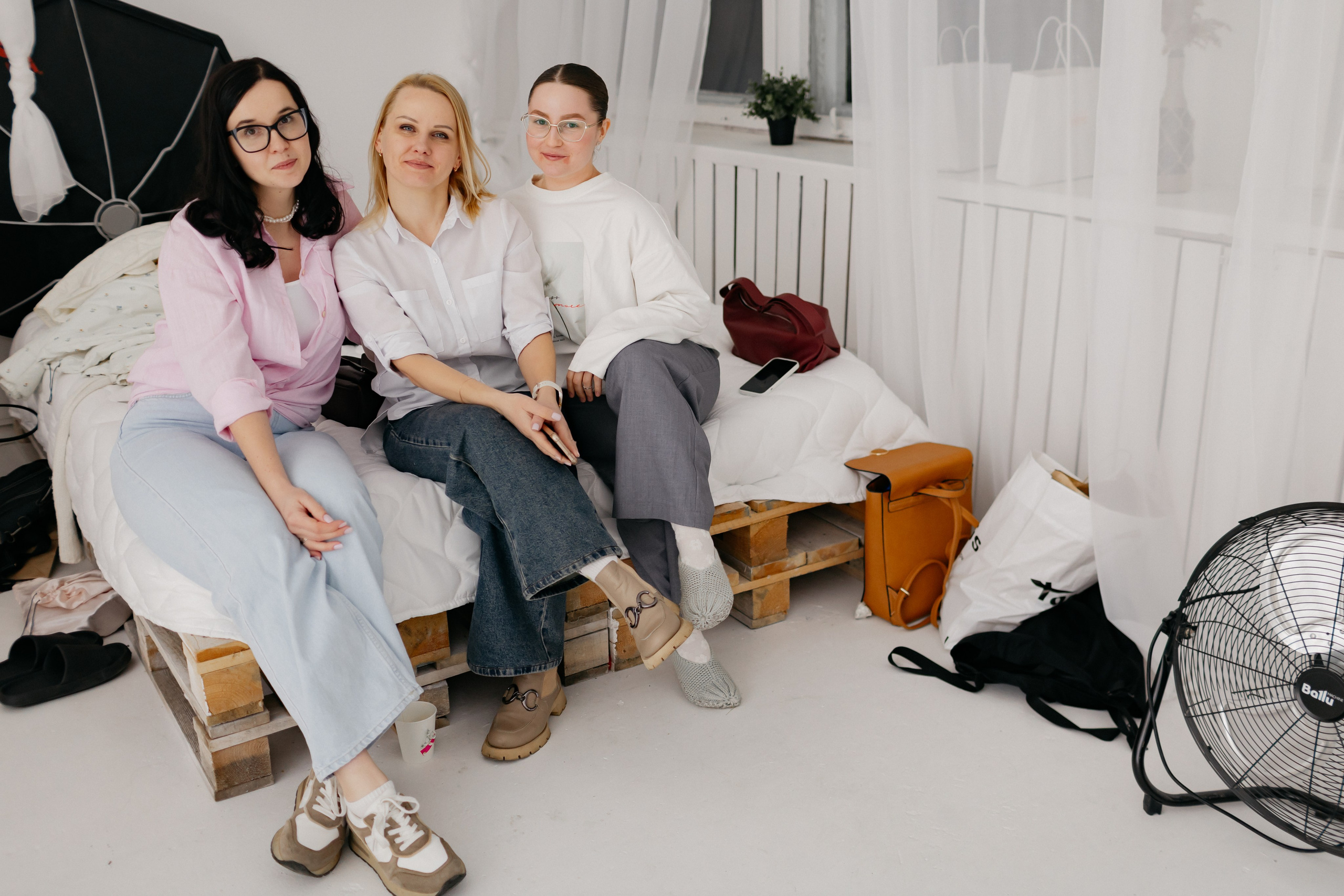 Девичник. Фотостудия «LIGHT ROOM», творческое пространство с полноценной кухонной зоной в Бресте