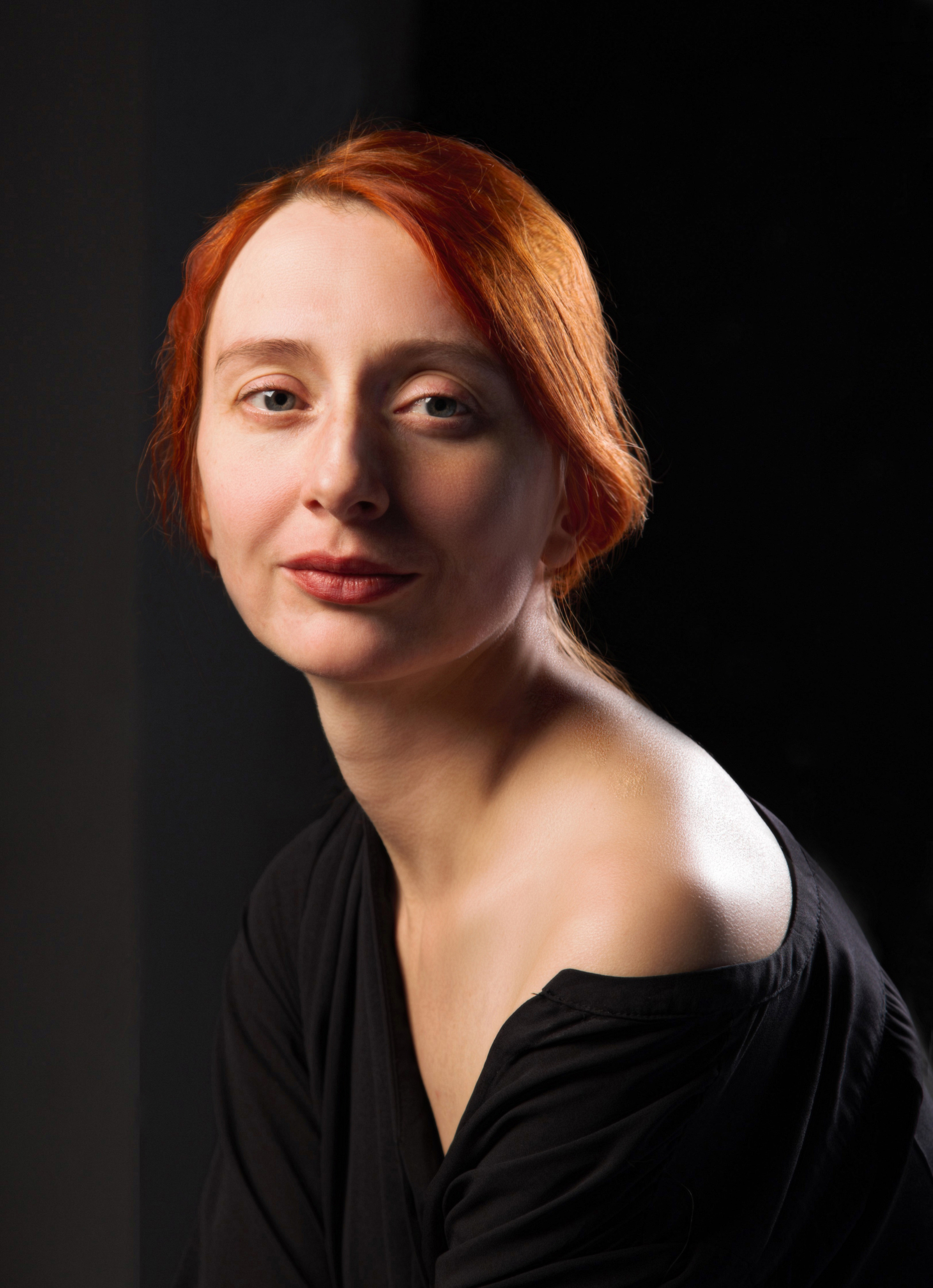 Студийный женский портрет. Фотохудожник Евгения Баженова
