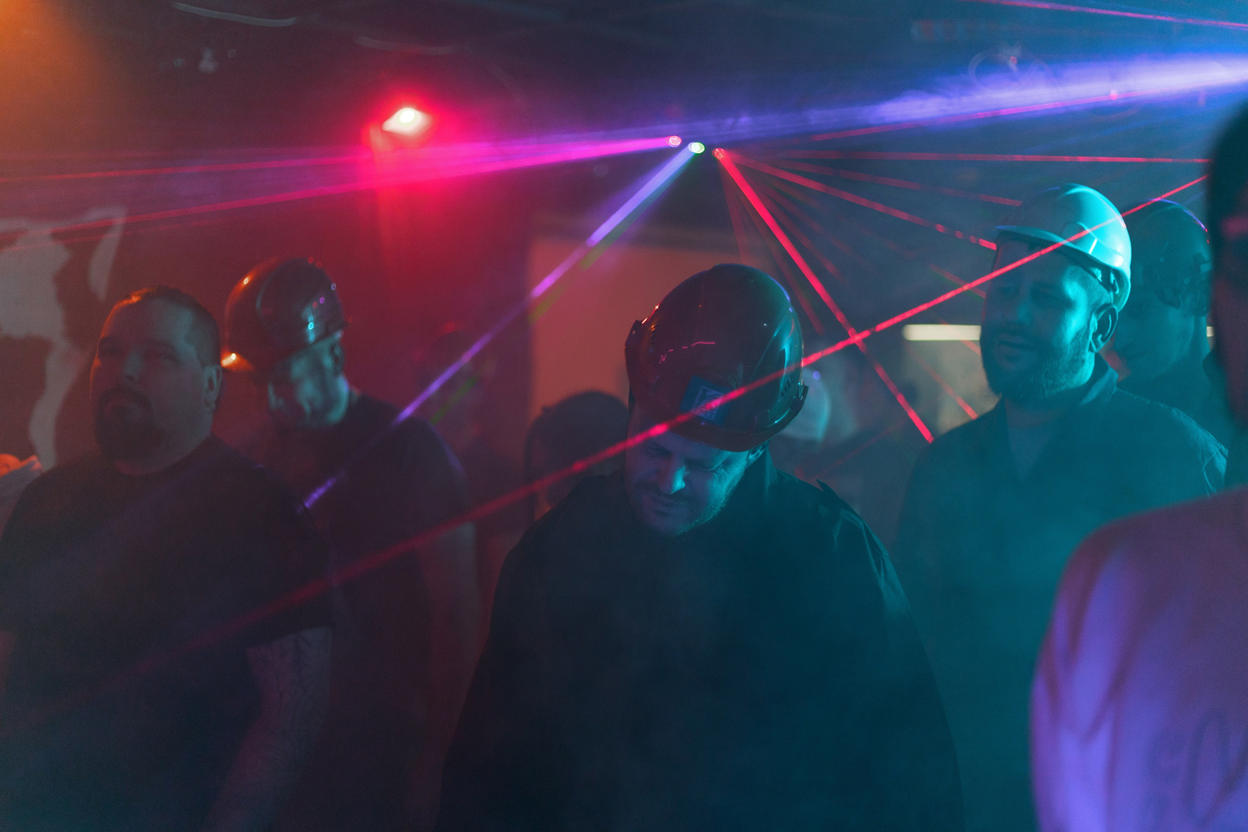 Бэкстейдж со съёмок фильма «Третья смена». Фотограф Александр Закадычный | Таганрог