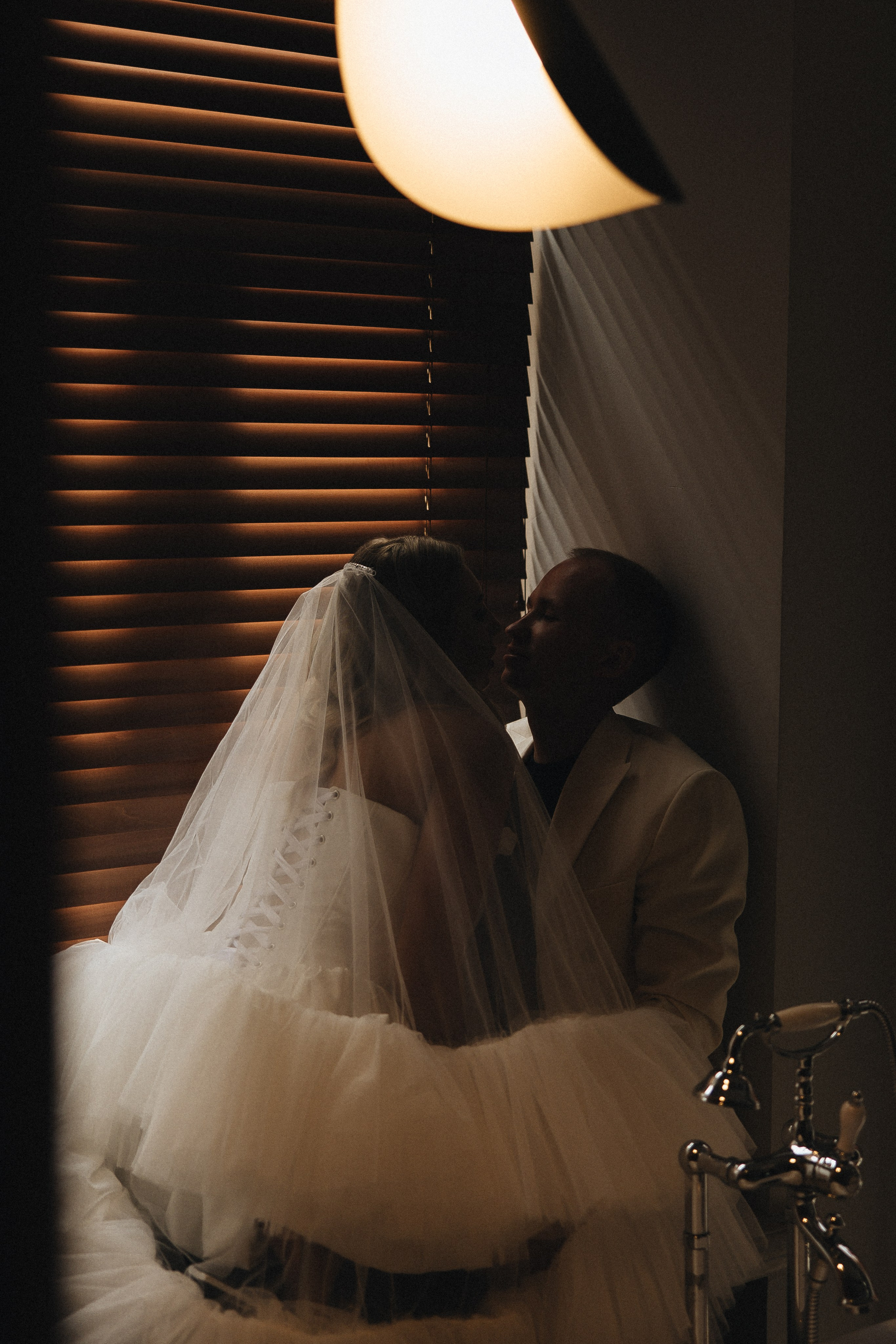 Когда я впервые увидел тебя, этот смех, ты мне напомнила по-моему сразу всех. Свадебный фотограф в Санкт-Петербурге Баженова Алина