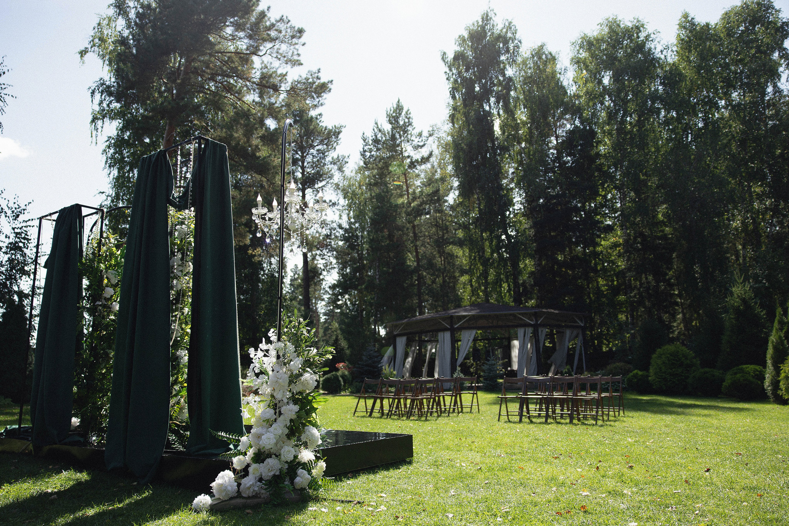 Свадебная история. Лесной Виладж. Свадебный и семейный фотограф Рассказова Виктория
