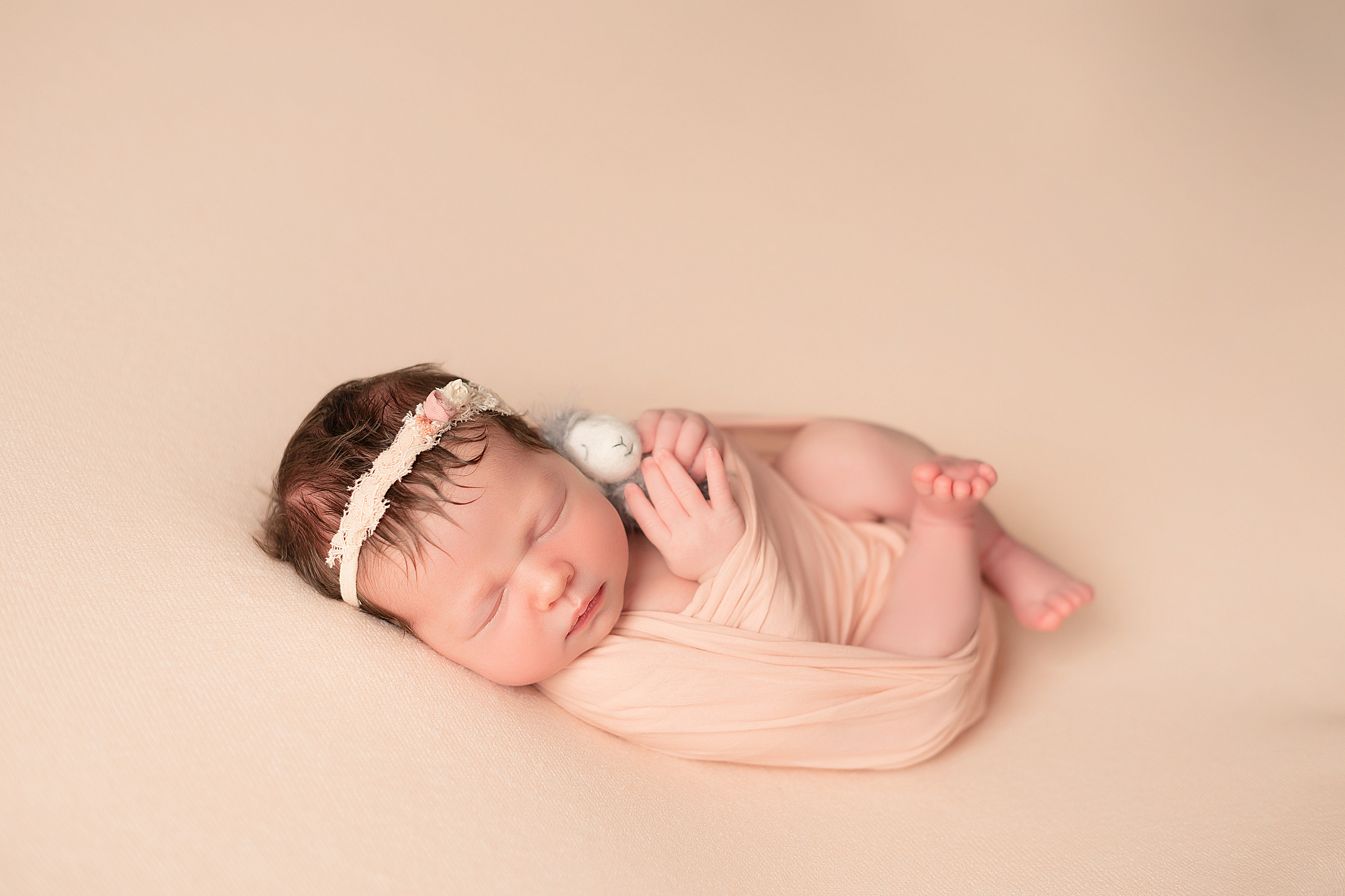 Эмилия. Детский и семейный фотограф в Красноярске. Фотосессии новорожденных малышей до 1 месяца