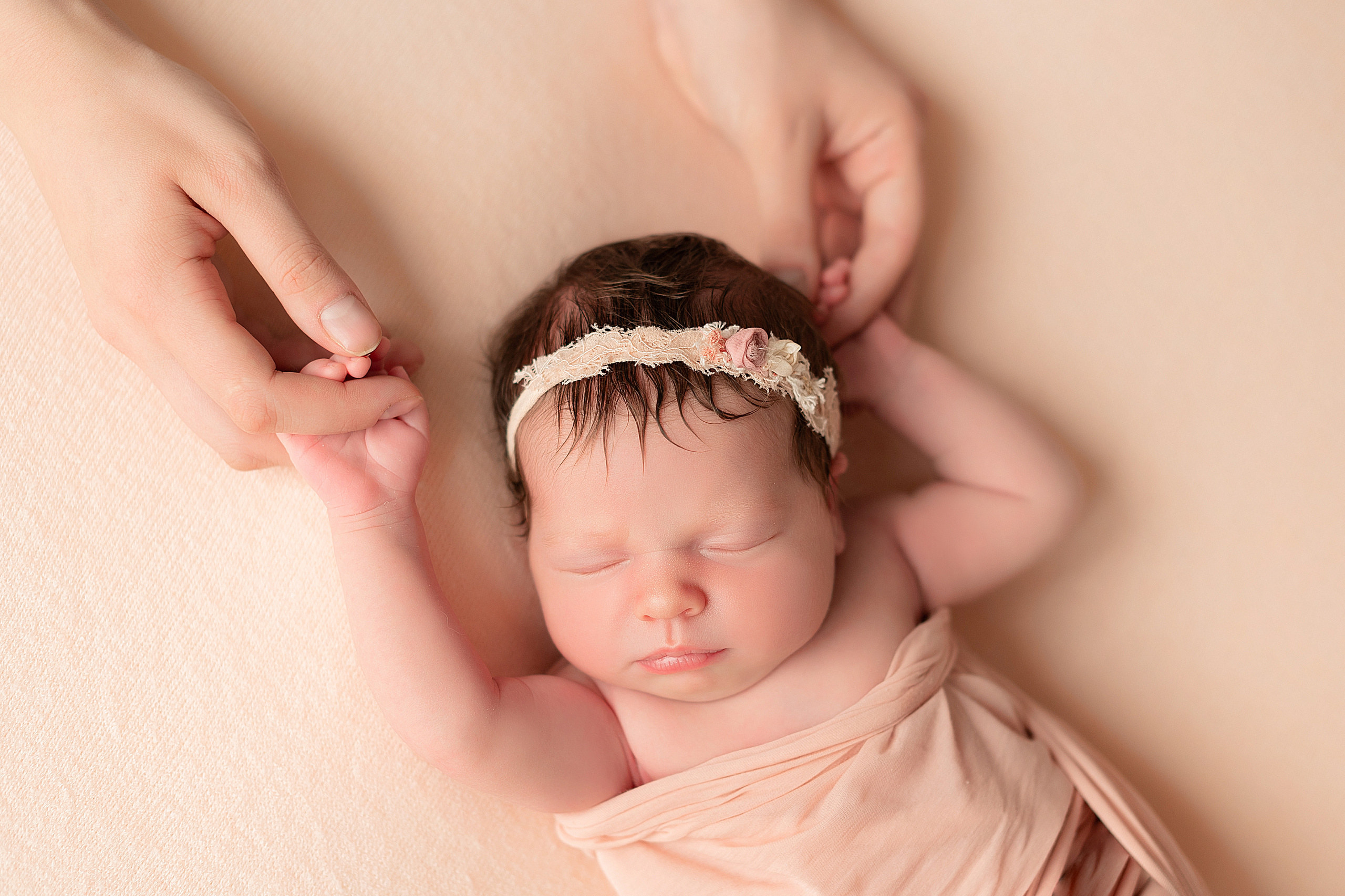Эмилия. Детский и семейный фотограф в Красноярске. Фотосессии новорожденных малышей до 1 месяца