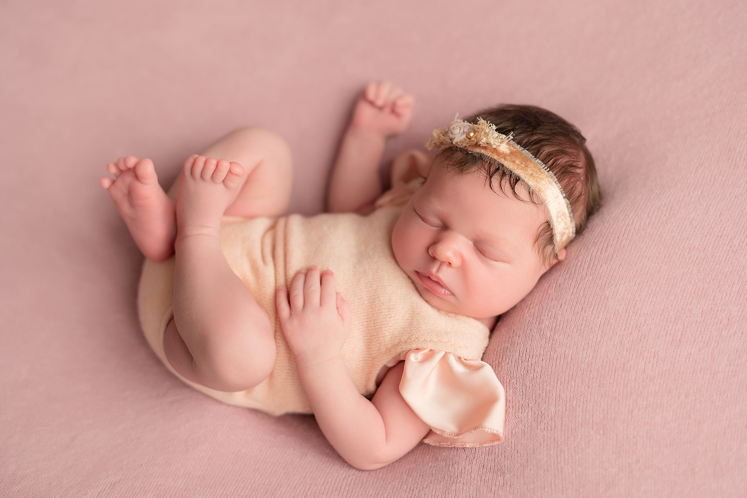Эмилия. Детский и семейный фотограф в Красноярске. Фотосессии новорожденных малышей до 1 месяца
