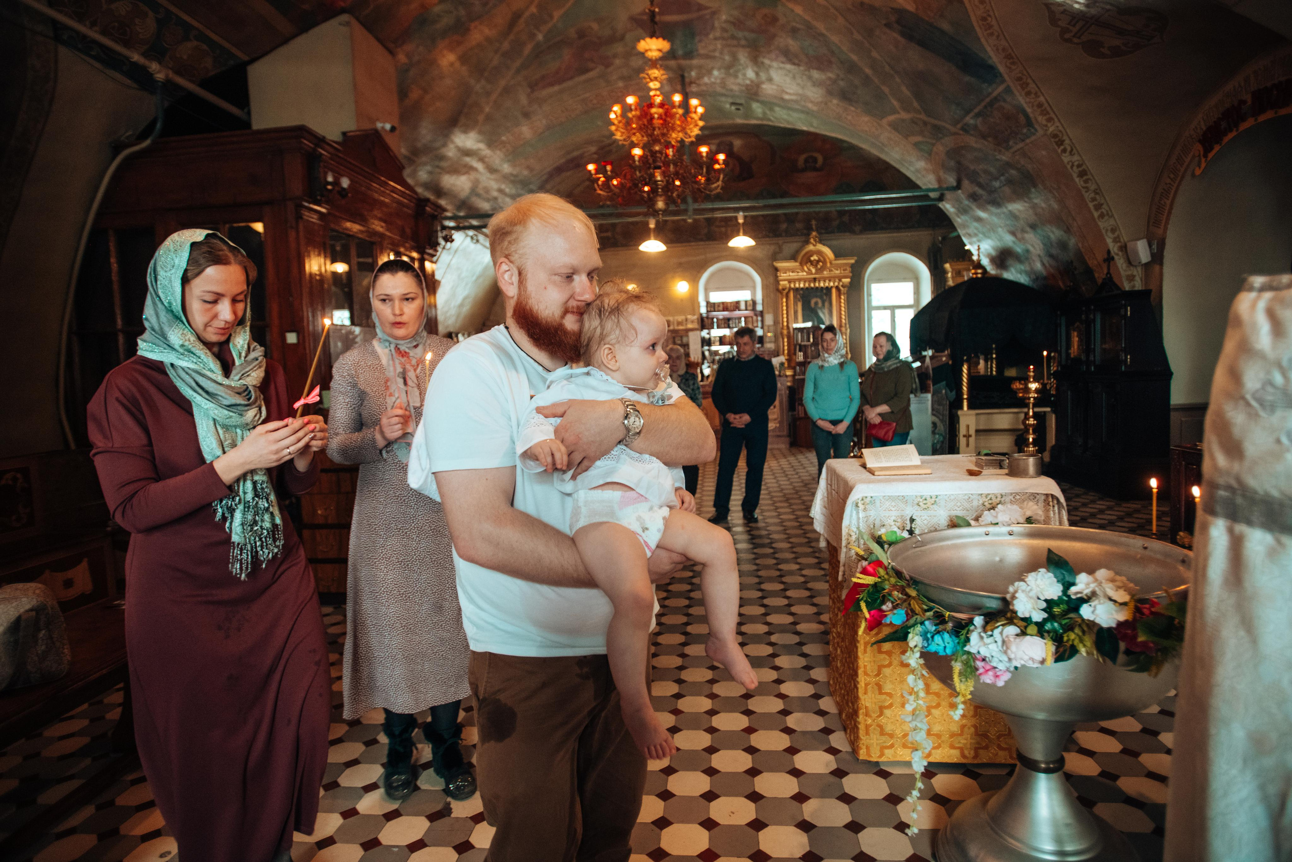 Крещение Веры. Фотограф Алла Елисеева