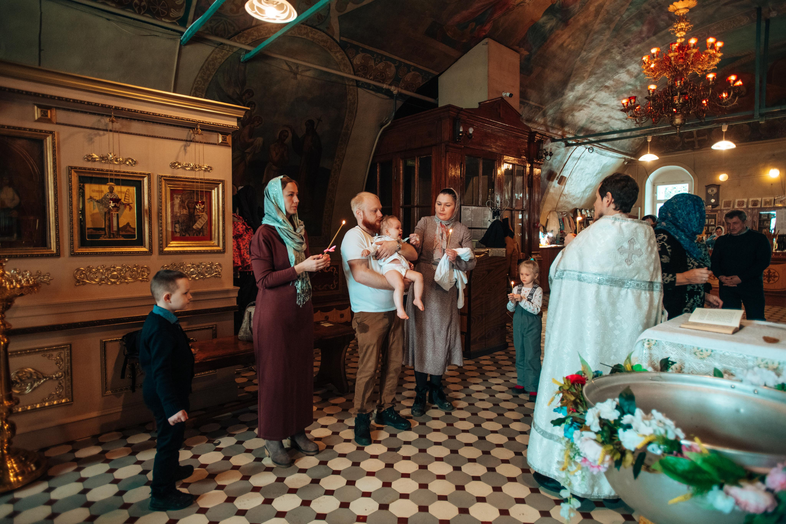 Крещение Веры. Фотограф Алла Елисеева