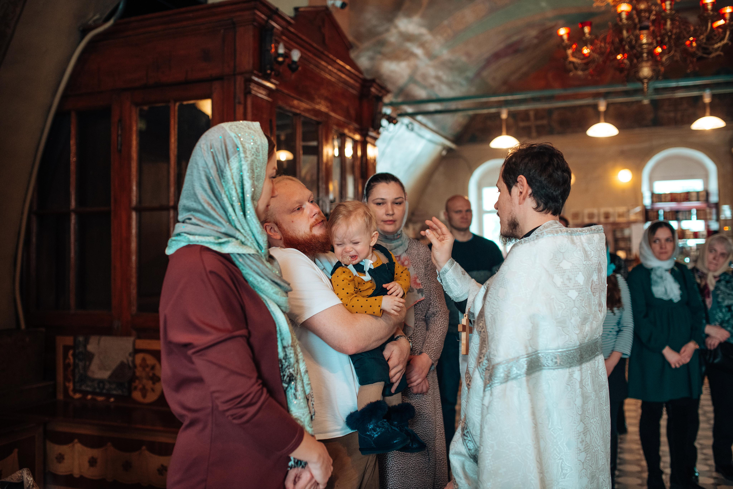 Крещение Веры. Фотограф Алла Елисеева